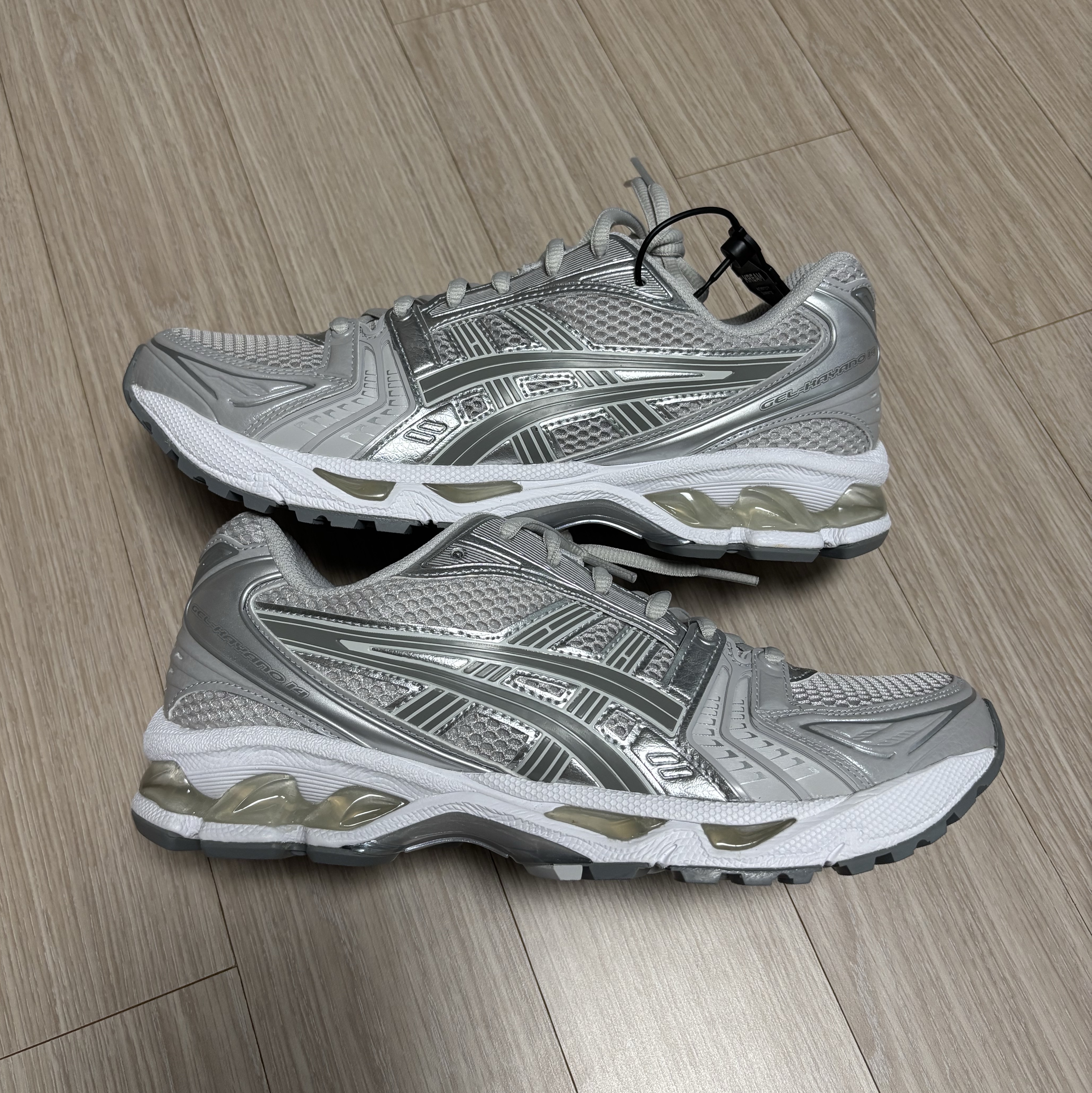 (W) Asics Gel-Kayano 14 Cloud Grey Clay Grey 착용 스타일