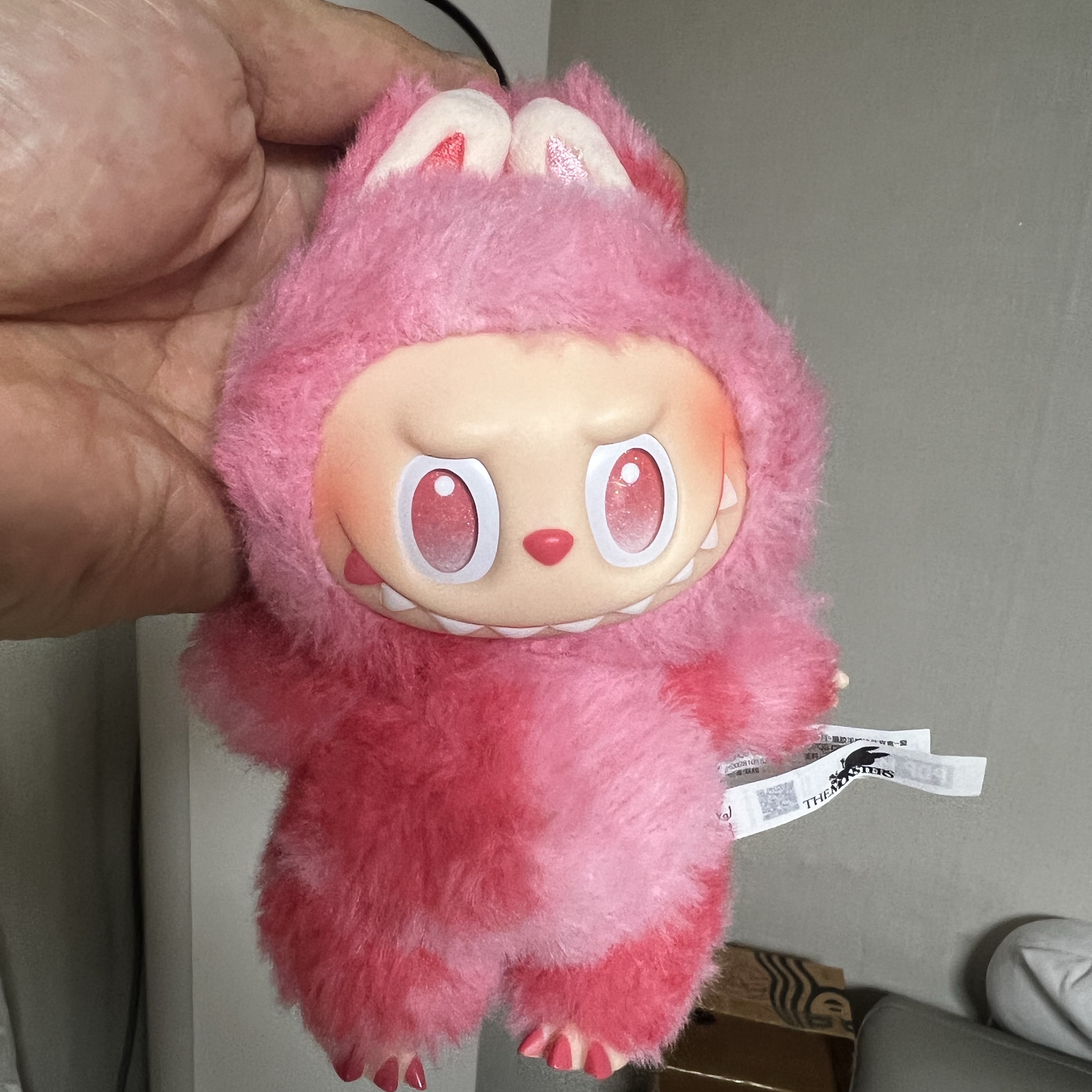 Pop Mart Labubu The Monsters Highlight Series Sealed Case (1 Blind Box) 착용 스타일