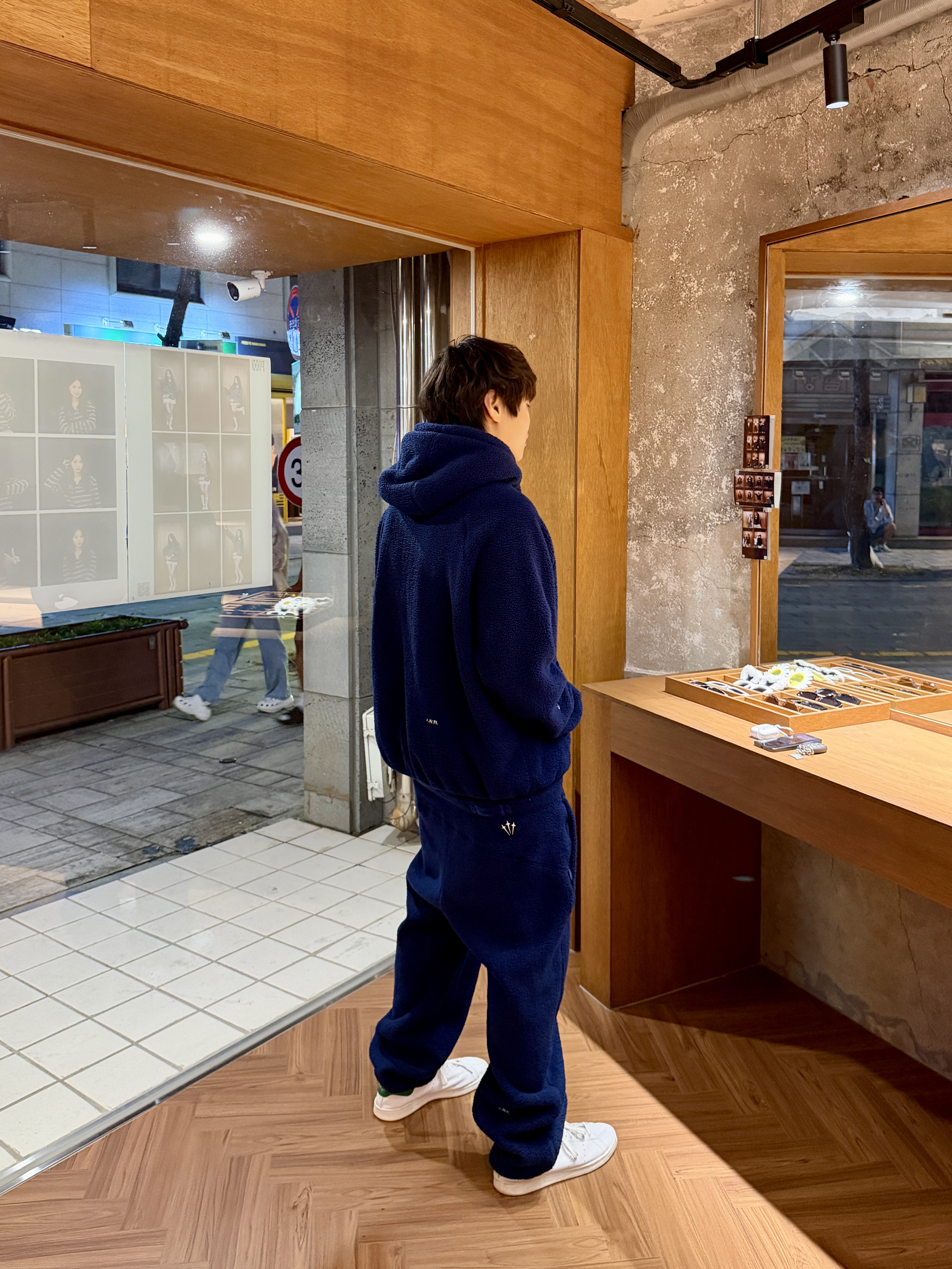 Nike x Drake Nocta Cardinal Stock Essential Hoodie Navy - Asia, Nike x Drake Nocta Cardinal Stock Essential Fleece Pants Navy - Asia 착용 스타일 - 2