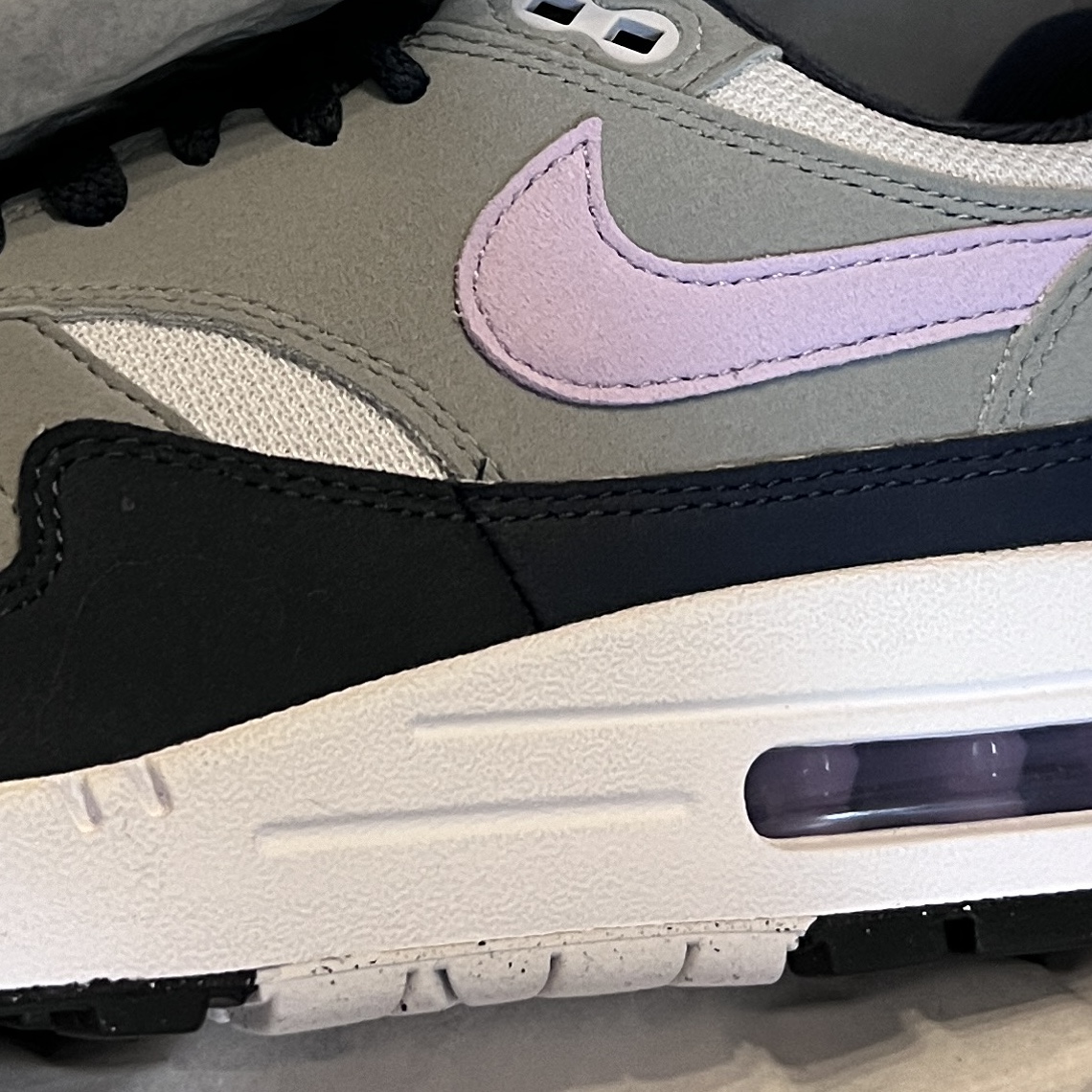 Nike Air Max 1 Football Grey Lilac Bloom 착용 스타일