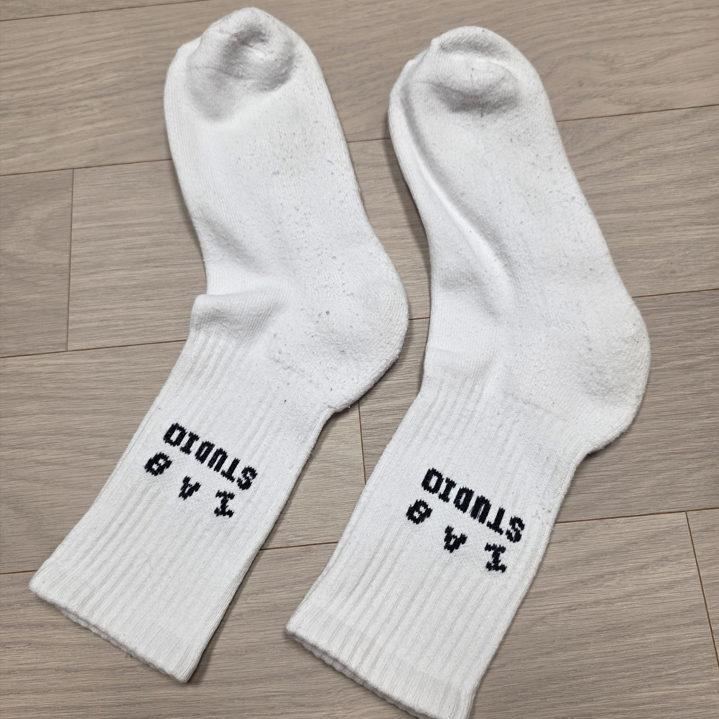 IAB Studio Socks White (5 Pack) 착용 스타일