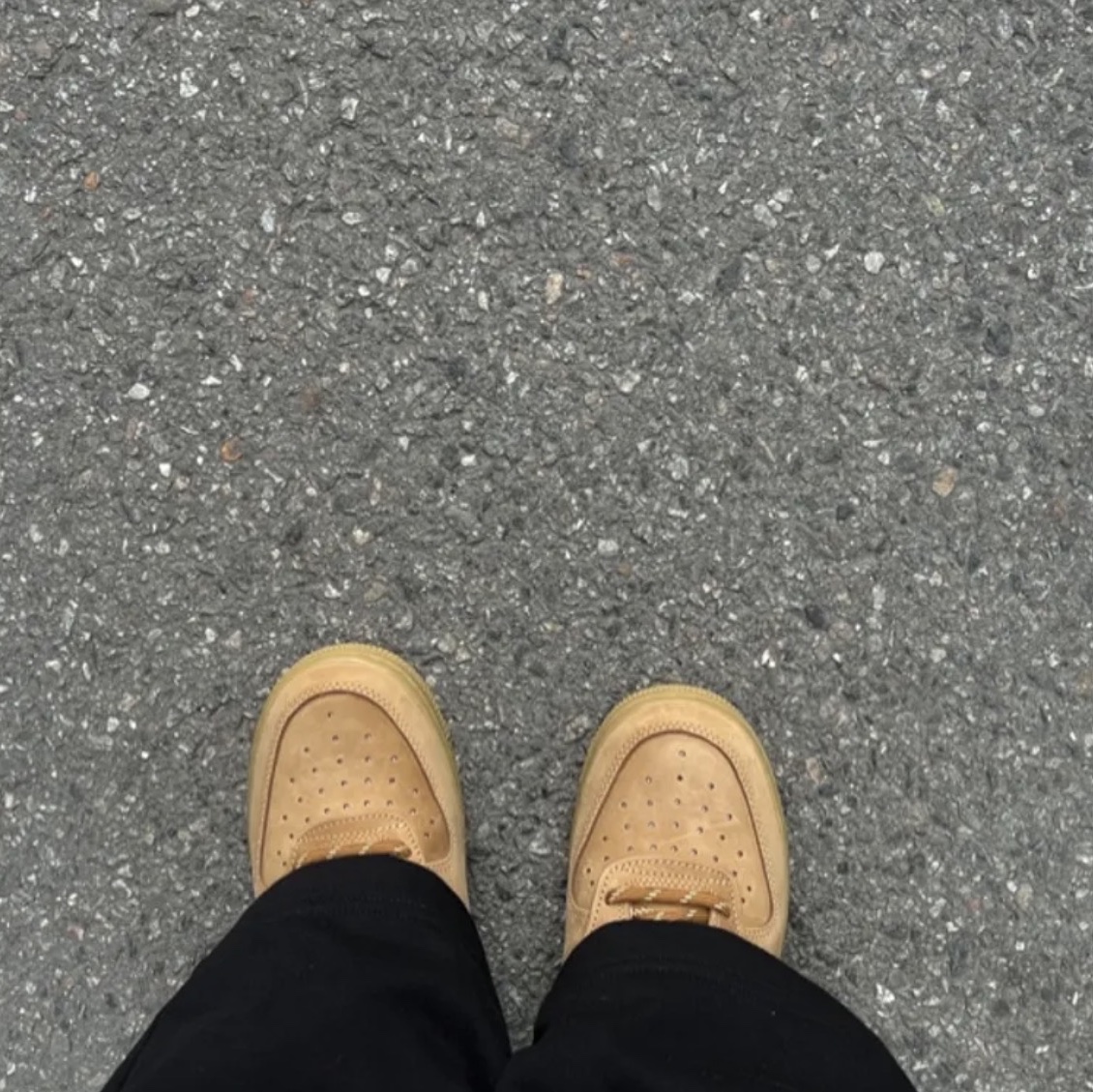 Nike Air Force 1 '07 WB Flax 착용 스타일