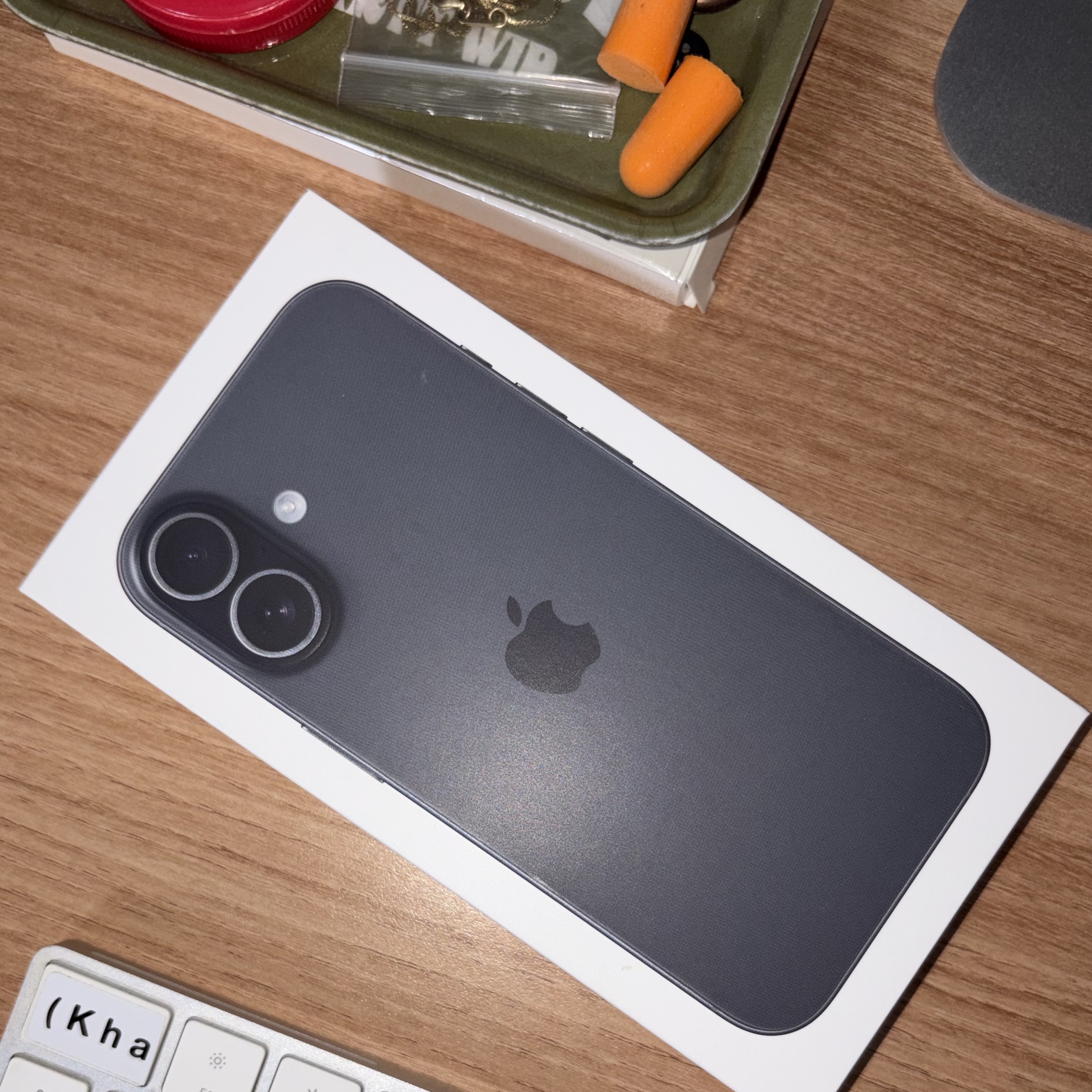 Apple iPhone 17 256GB Black 착용 스타일