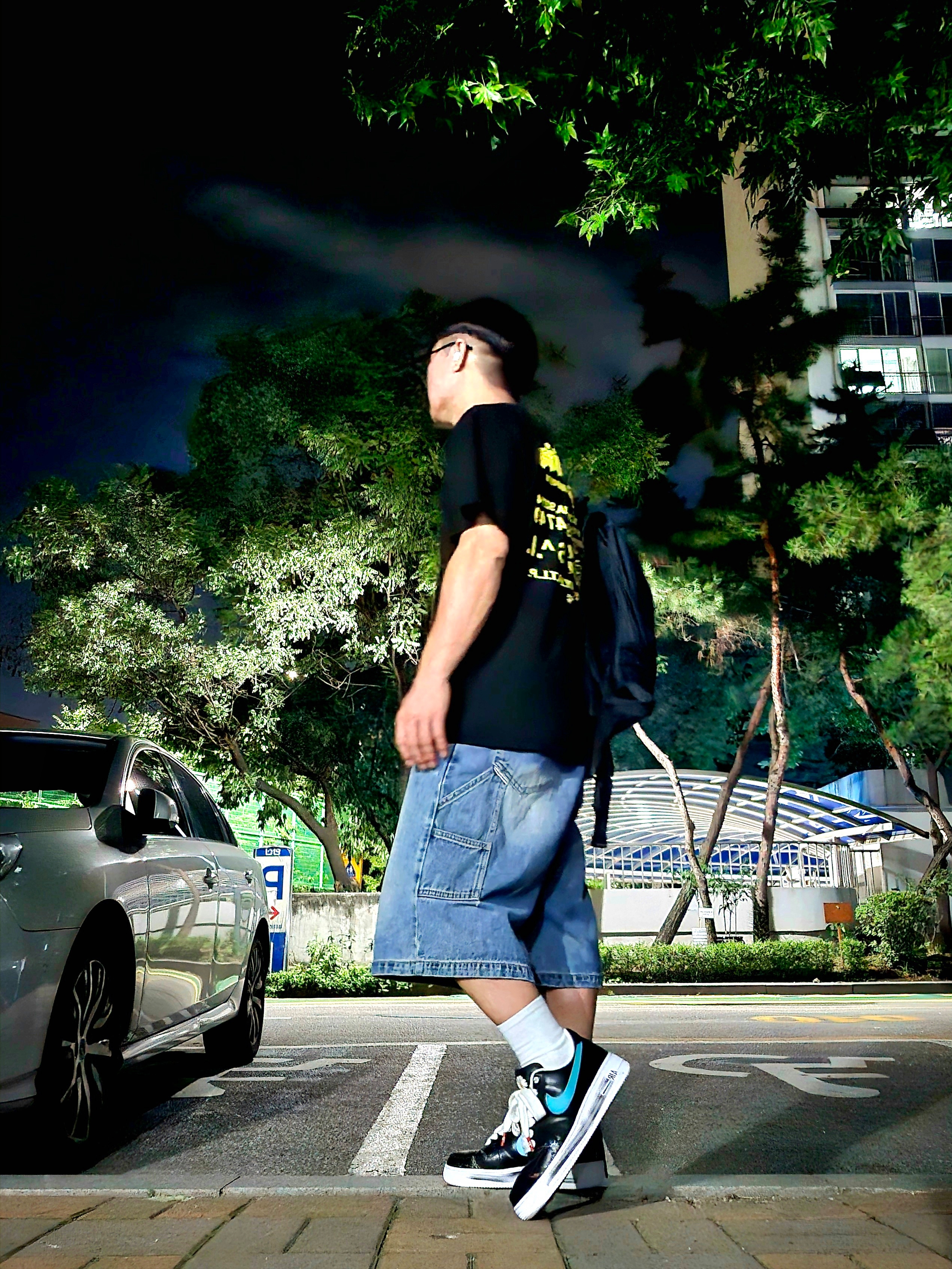 Stussy DNA Pigment Dyed T-Shirt Black, Nike x Peaceminusone Air Force 1 Low Para-Noise 3.0 Black and Multicolor 착용 스타일 - 1