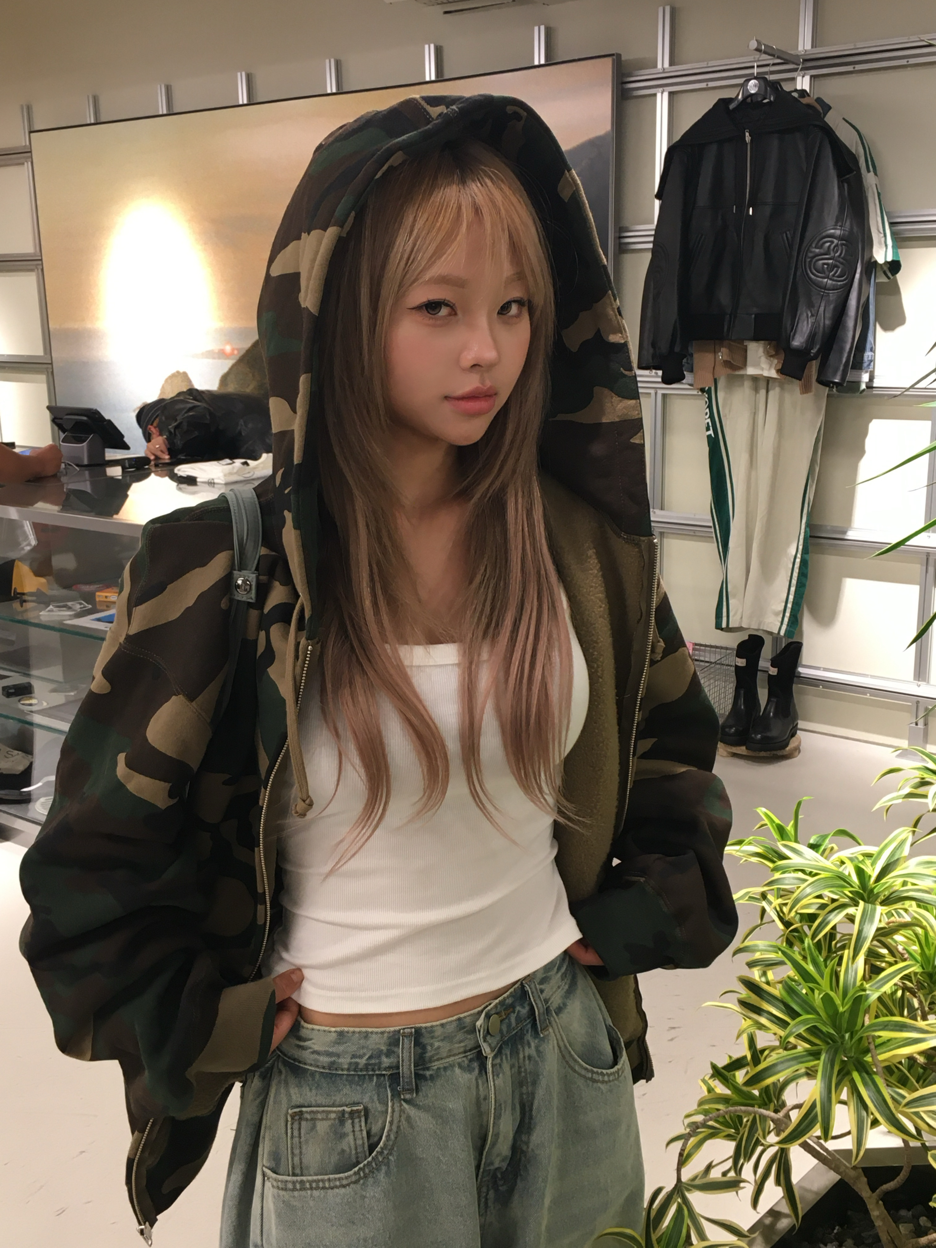 Supreme Big Logo Zip Up Hooded Sweatshirt Woodland Camo - 25SS 착용 스타일 - 2