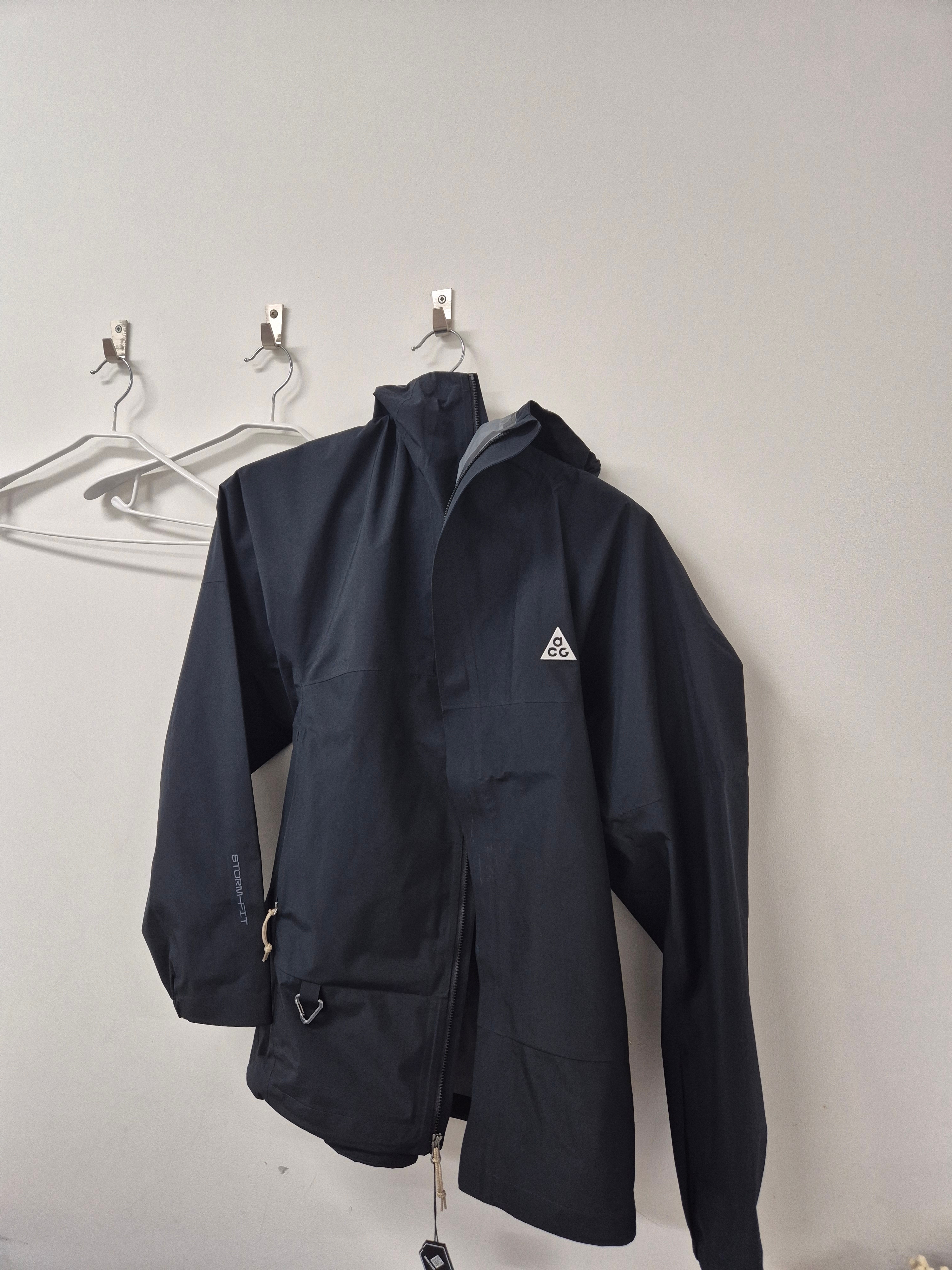 Nike ACG Storm-Fit ADV Cascade Rains Full Zip Jacket Black - Asia 착용 스타일