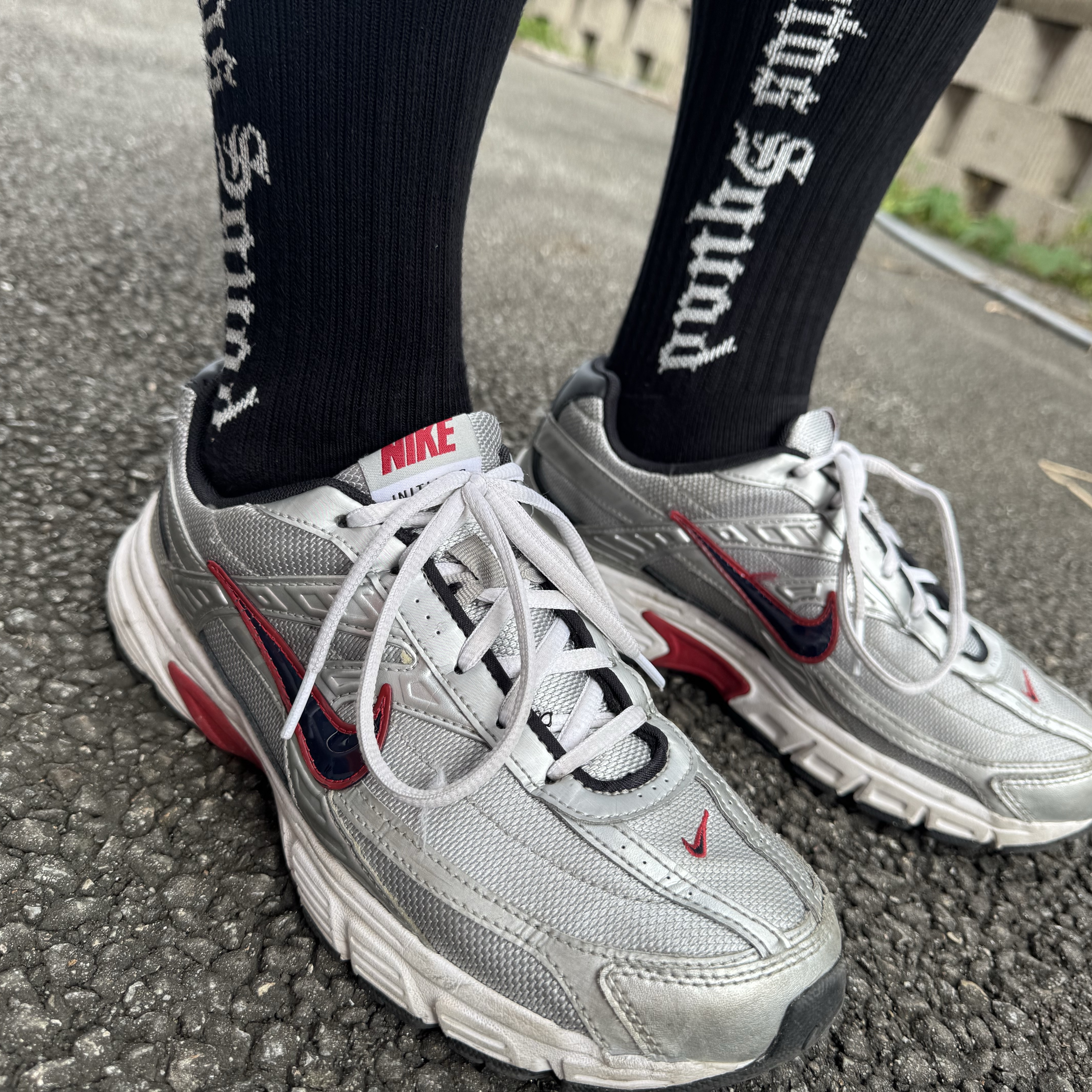 Nike Initiator Metallic Silver Black 착용 스타일