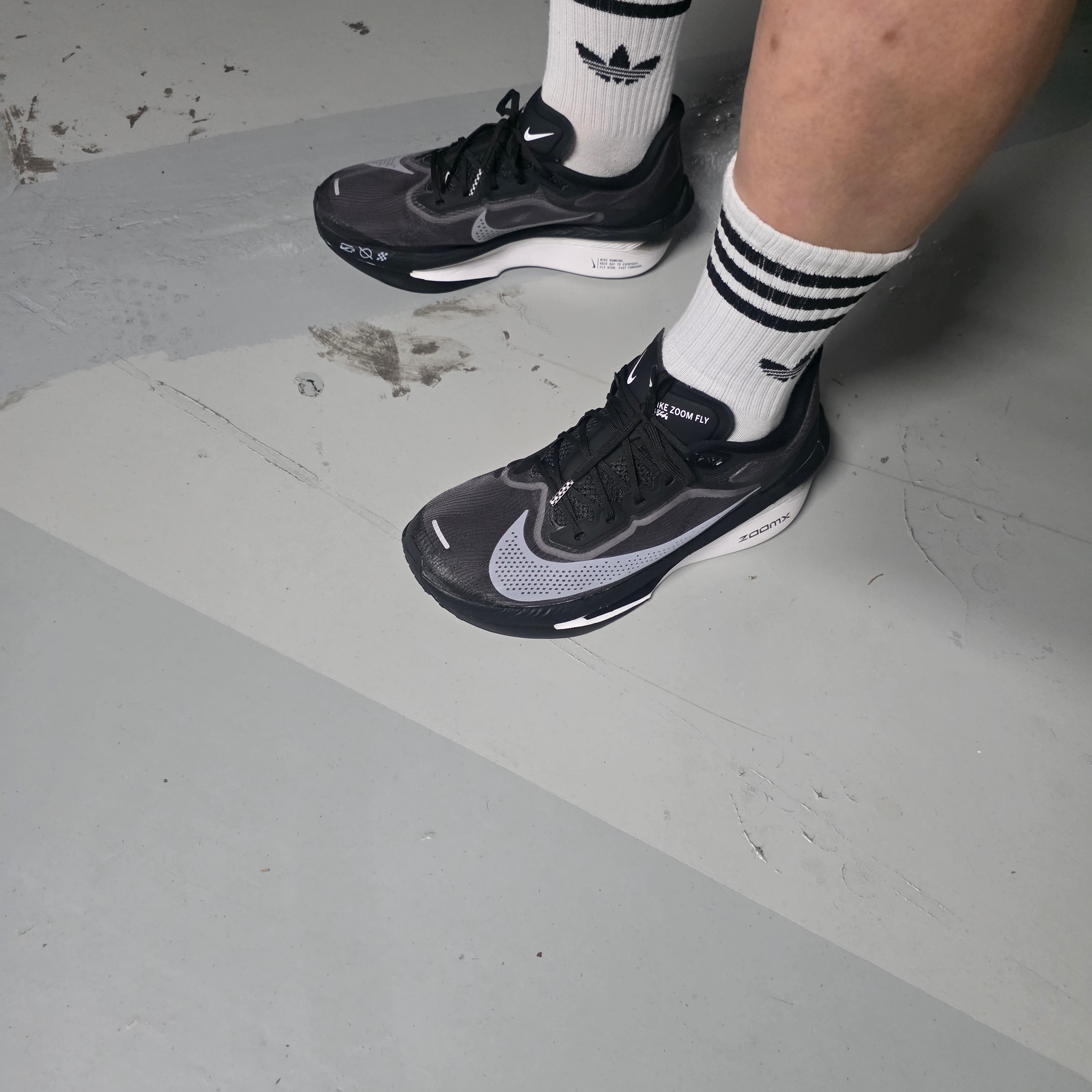 Nike Zoom Fly 6 Black Light Smoke Grey 착용 스타일