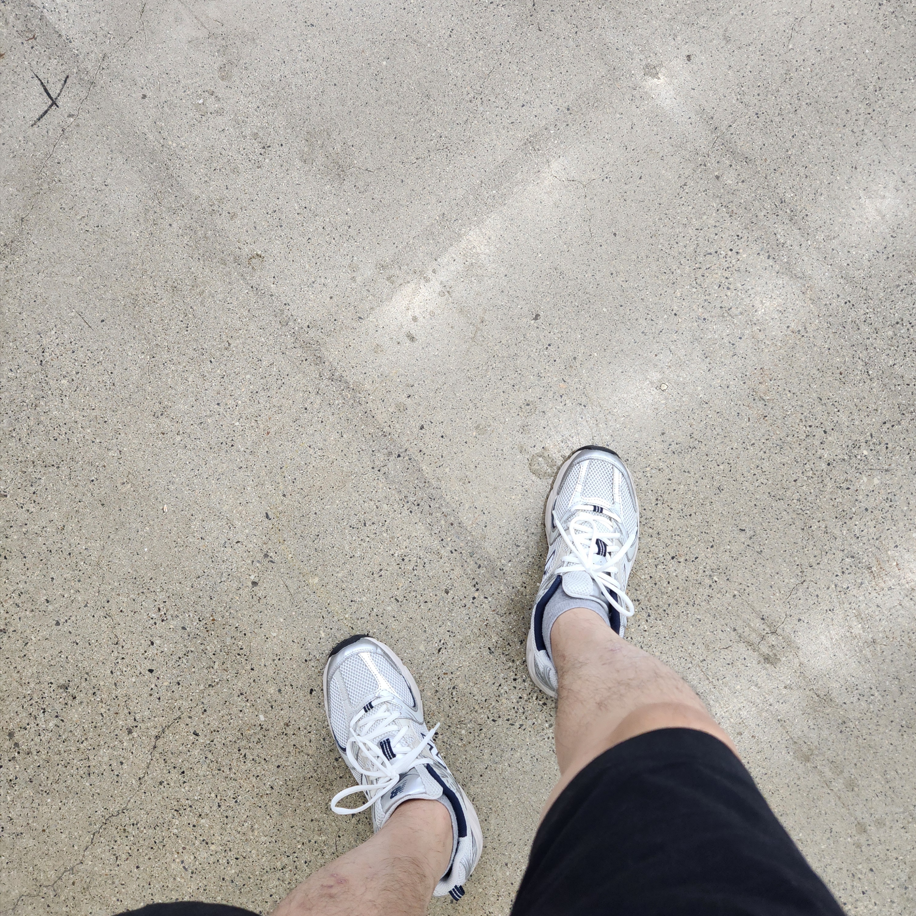New Balance 530 Steel Grey 착용 스타일