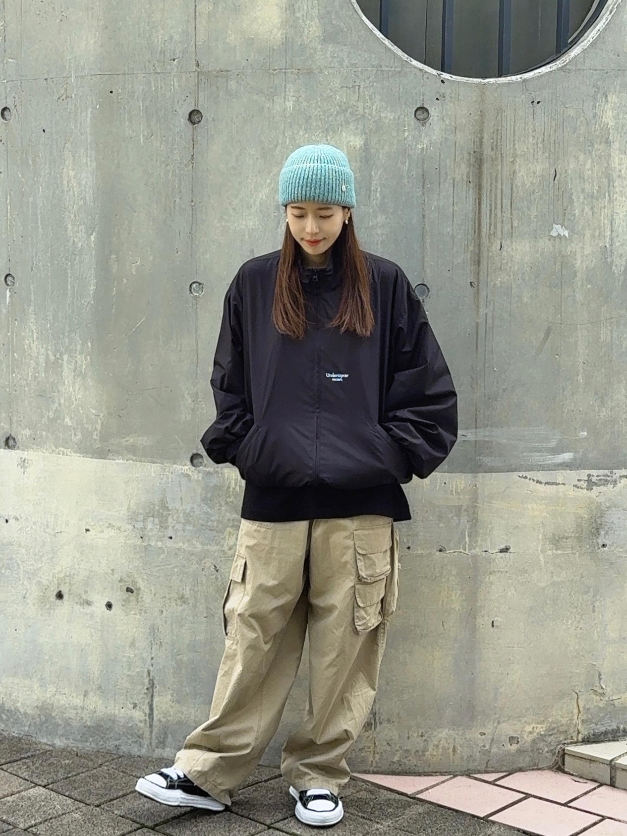 Undermycar Mu.24 Anti Fxxking Logo Play Crop Zip-up Jacket Black, Maison Mihara Yasuhiro Peterson OG Sole Canvas Low Sneakers Black 착용 스타일 - 1