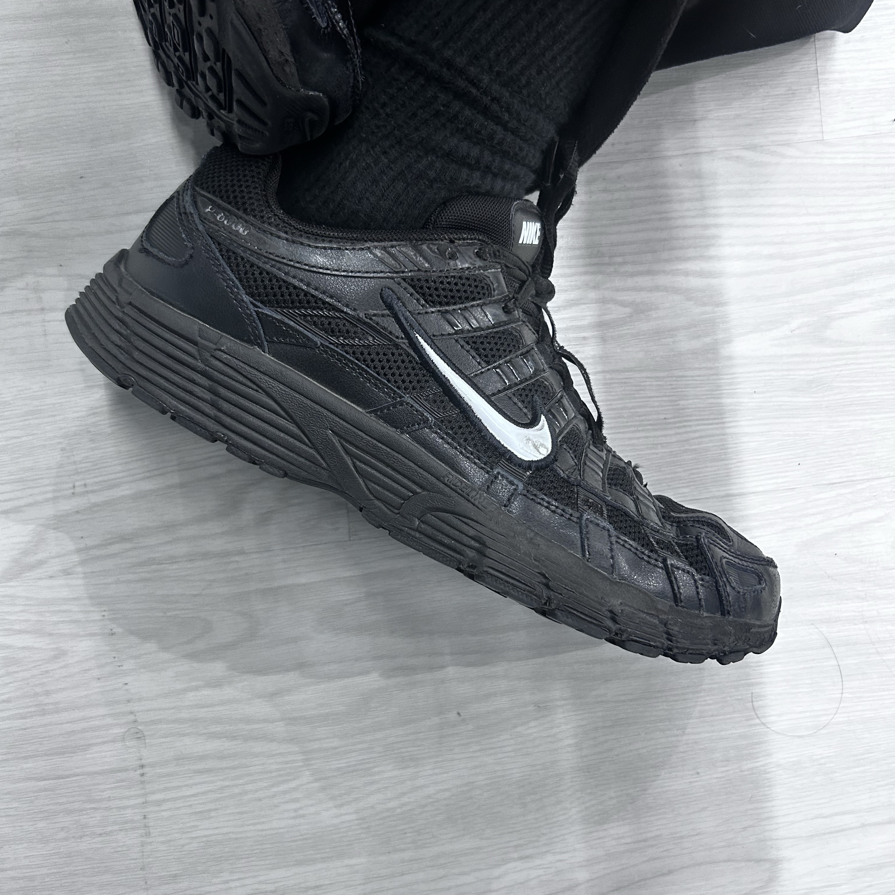 Nike P-6000 TRK3 Black White 착용 스타일