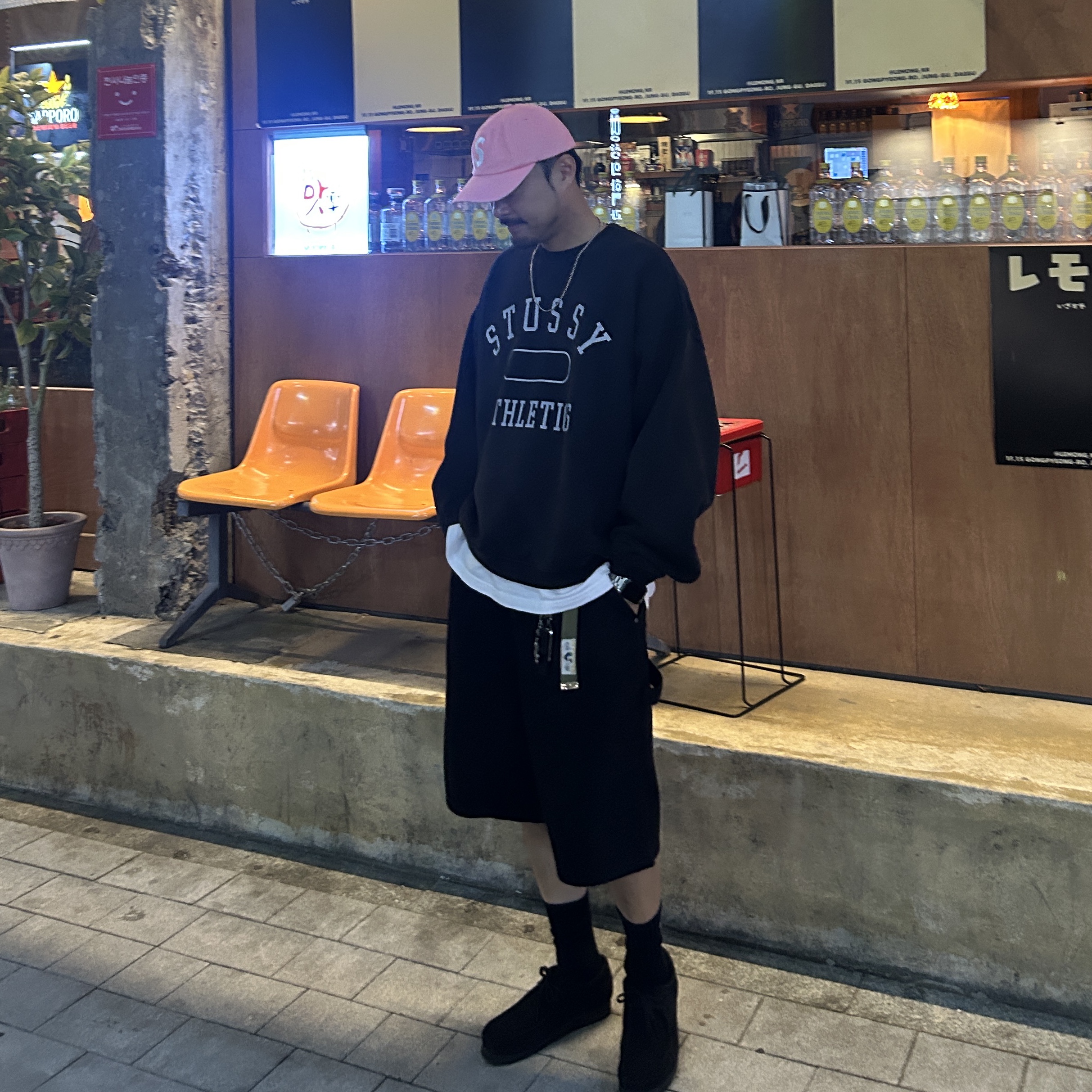 Stussy Athletics Crew Washed Black, Supreme Pigment S Logo 6-Panel Bright Pink - 24FW 착용 스타일