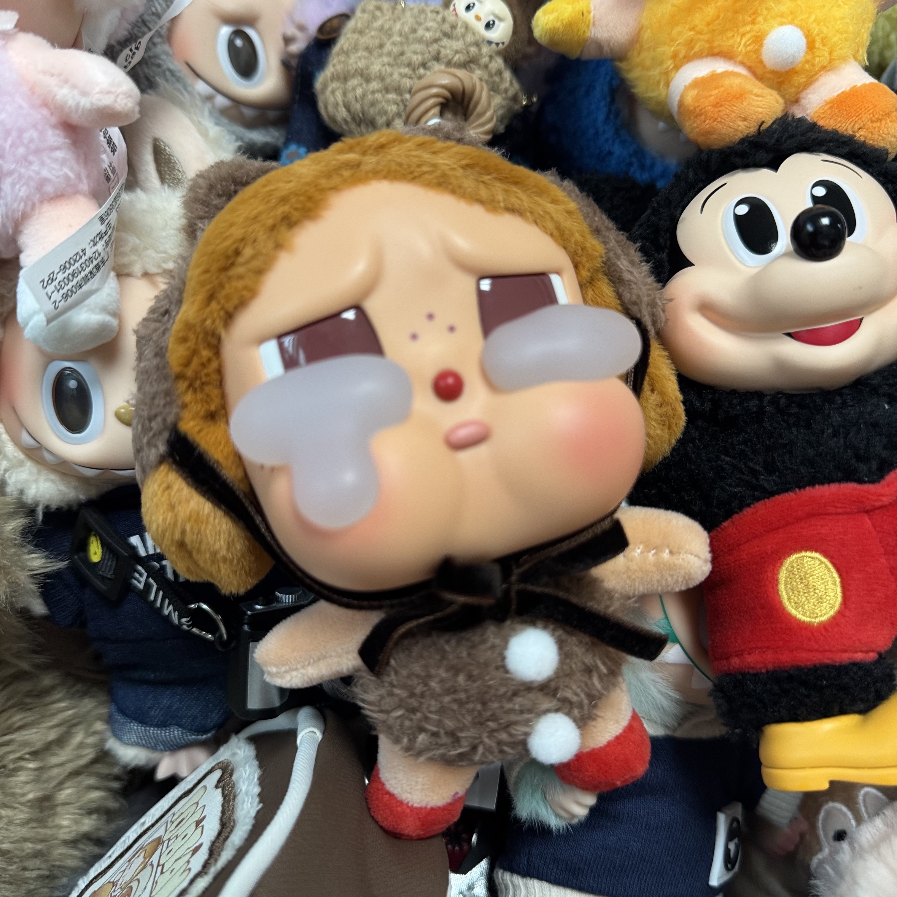 Pop Mart Crybaby Crying Again Series Plush Keyring Sealed Case (6 Blind Boxes) 착용 스타일 - 2