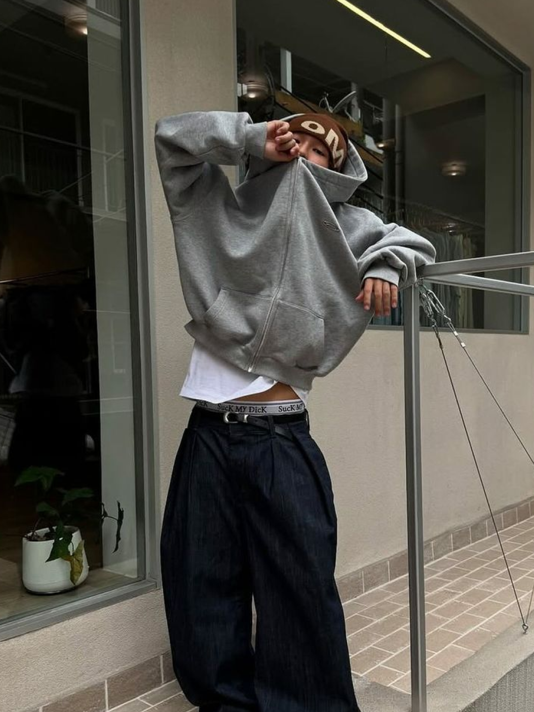 [KREAM 단독] ROARINGRAD Zipper Sagging Pants Nylon Ver. Black, Supreme Hanes Boxer Briefs White (4 Pack) 착용 스타일 - 5