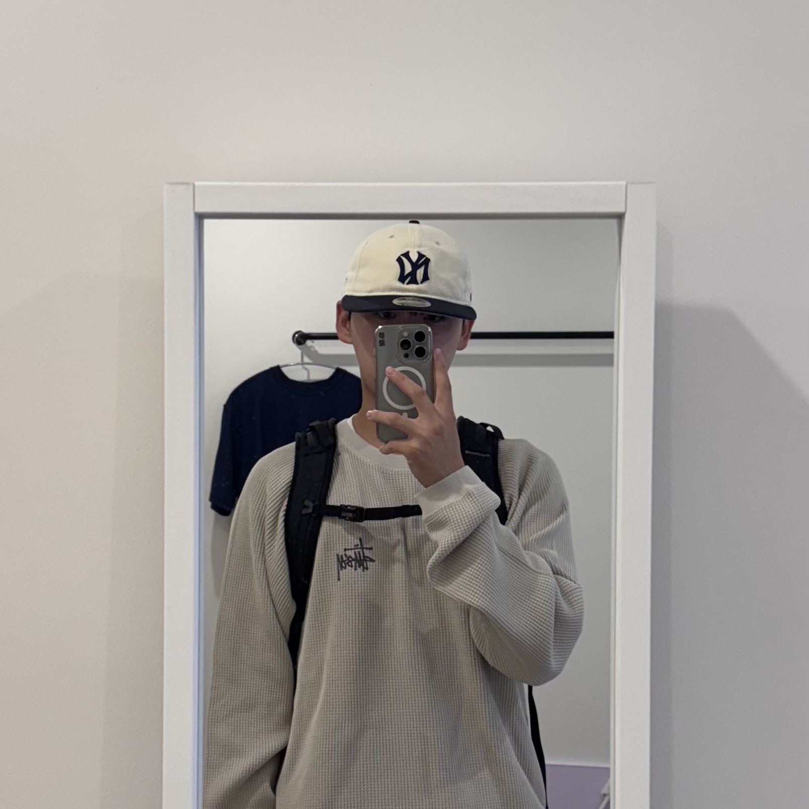 New Era x MoMA New York Yankees Retro Crown 9Fifty Adjustable Baseball Cap White Blue, Stussy Raglan Thermal LS Crew Bone 착용 스타일 - 1
