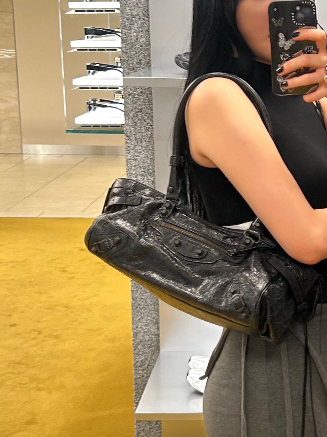 Balenciaga Le City Bag East-West Black, Sanrio Hello Kitty Black Angel Collection Style Up Mascot Angel Black 착용 스타일 - 6