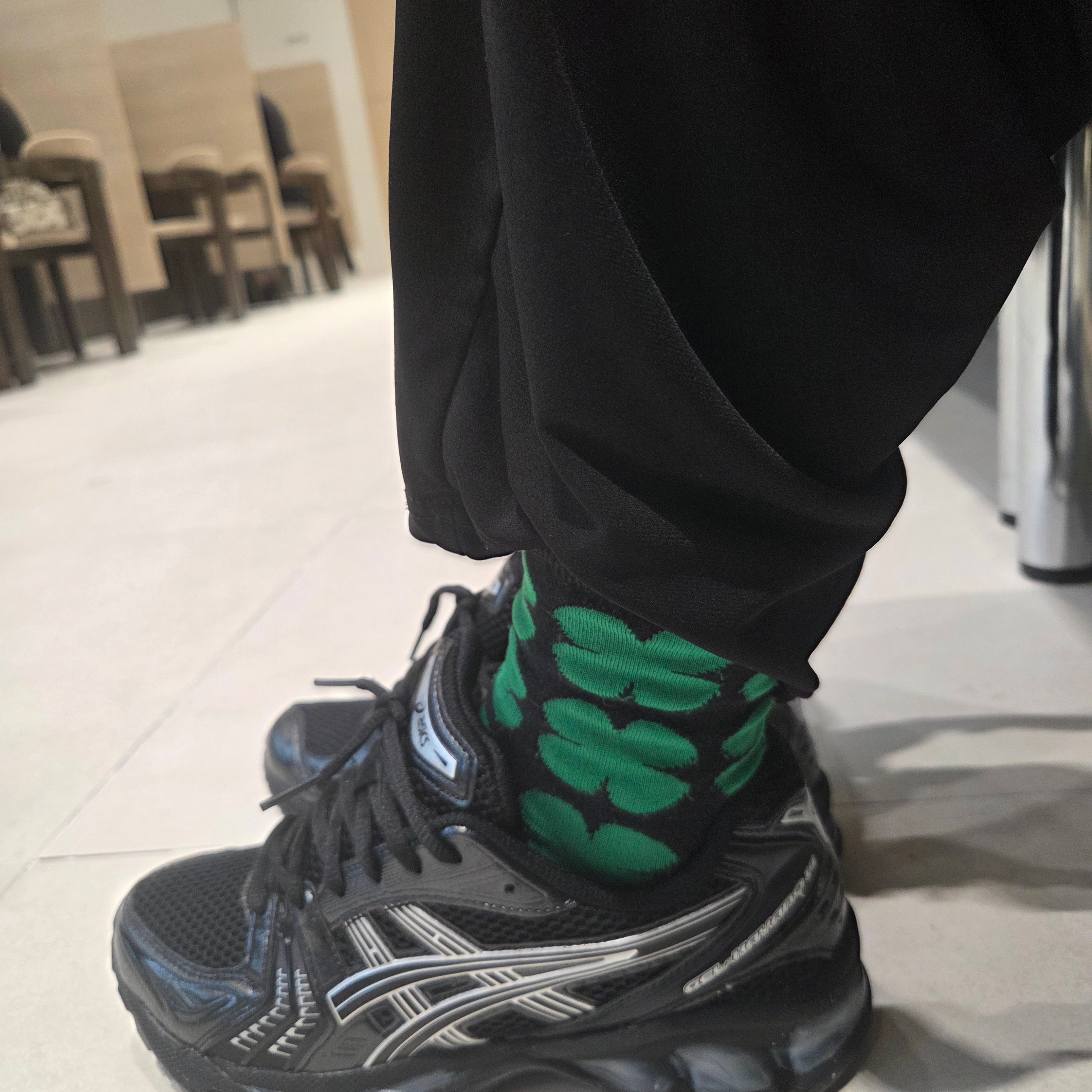 Asics Gel-Kayano 14 Black Pure Silver 착용 스타일
