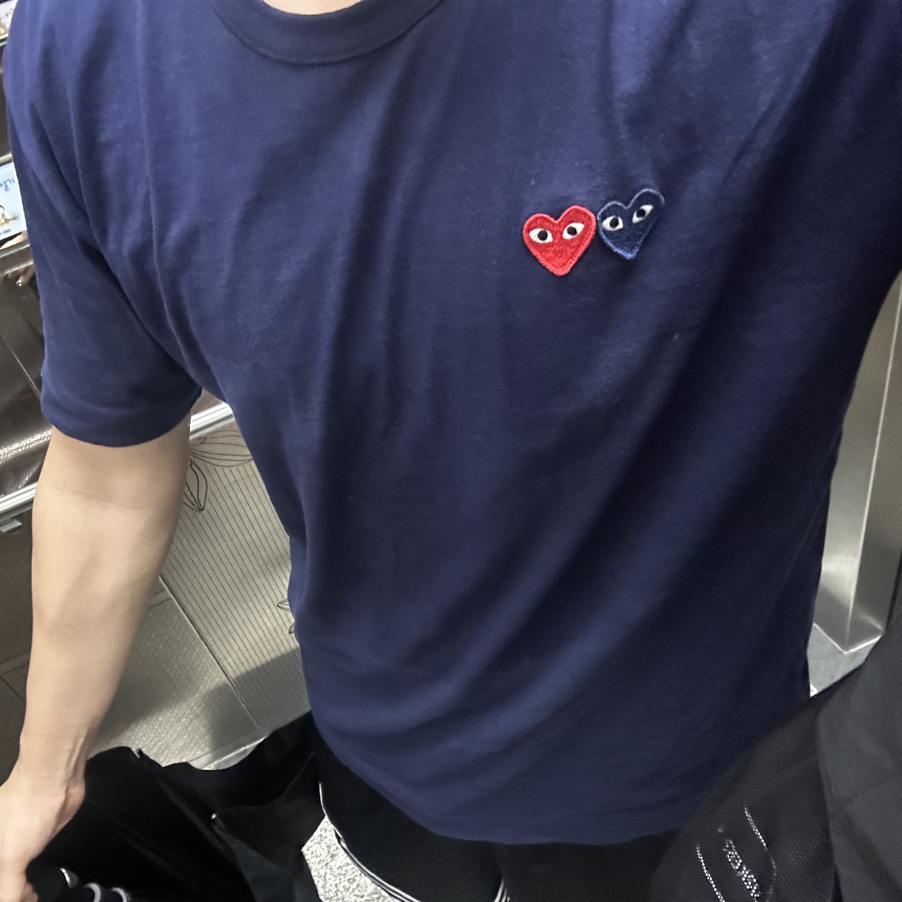 Play Comme des Garcons Double Heart T-Shirt Navy 착용 스타일