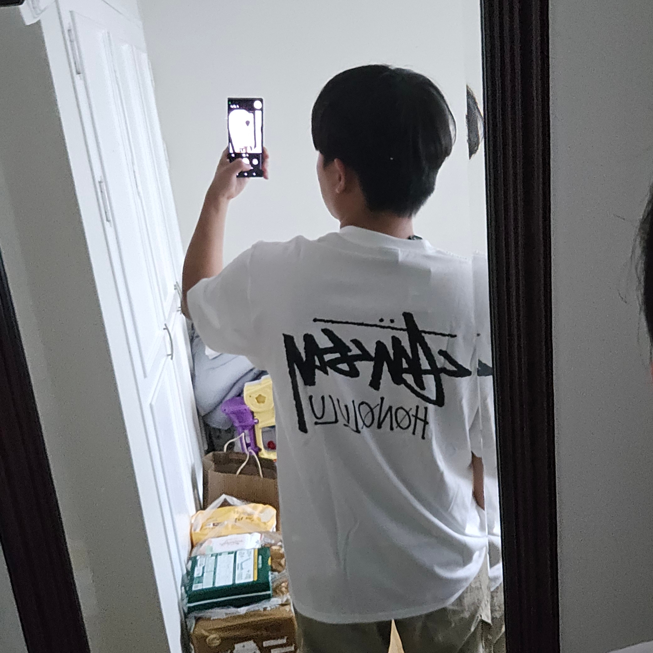 Stussy Stock Honolulu T-Shirt White 착용 스타일 - 2