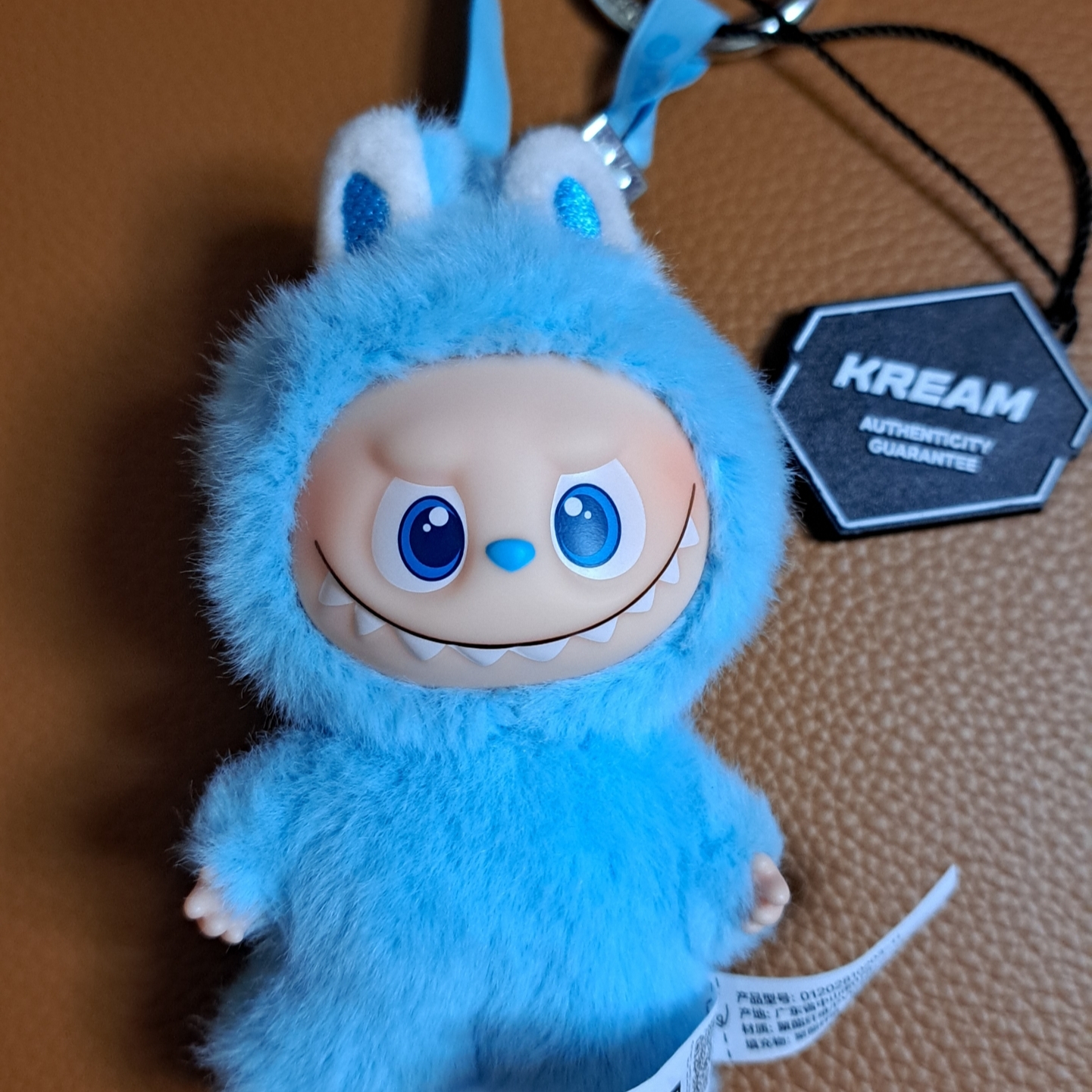 Pop Mart Labubu The Monsters Pin For Love Series Vinyl Plush Pendant (A-M) K (Opened Case) 착용 스타일