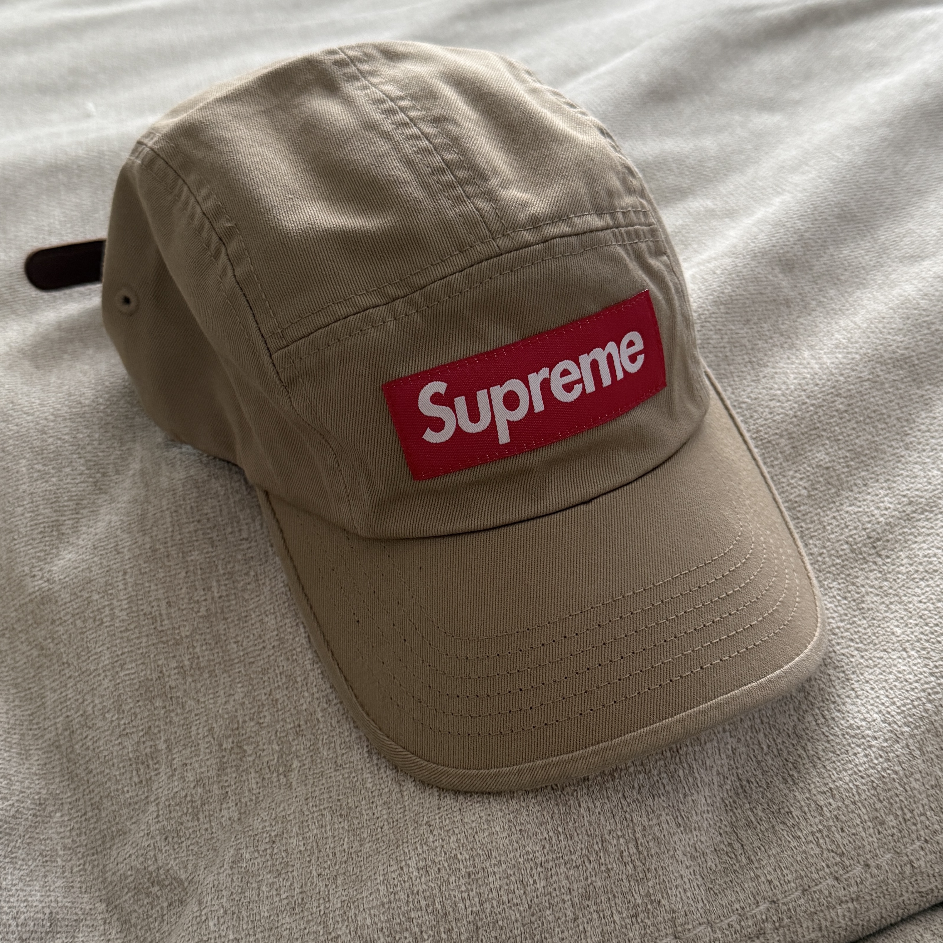 Supreme Washed Chino Twill Camp Cap Tan - 25FW 착용 스타일