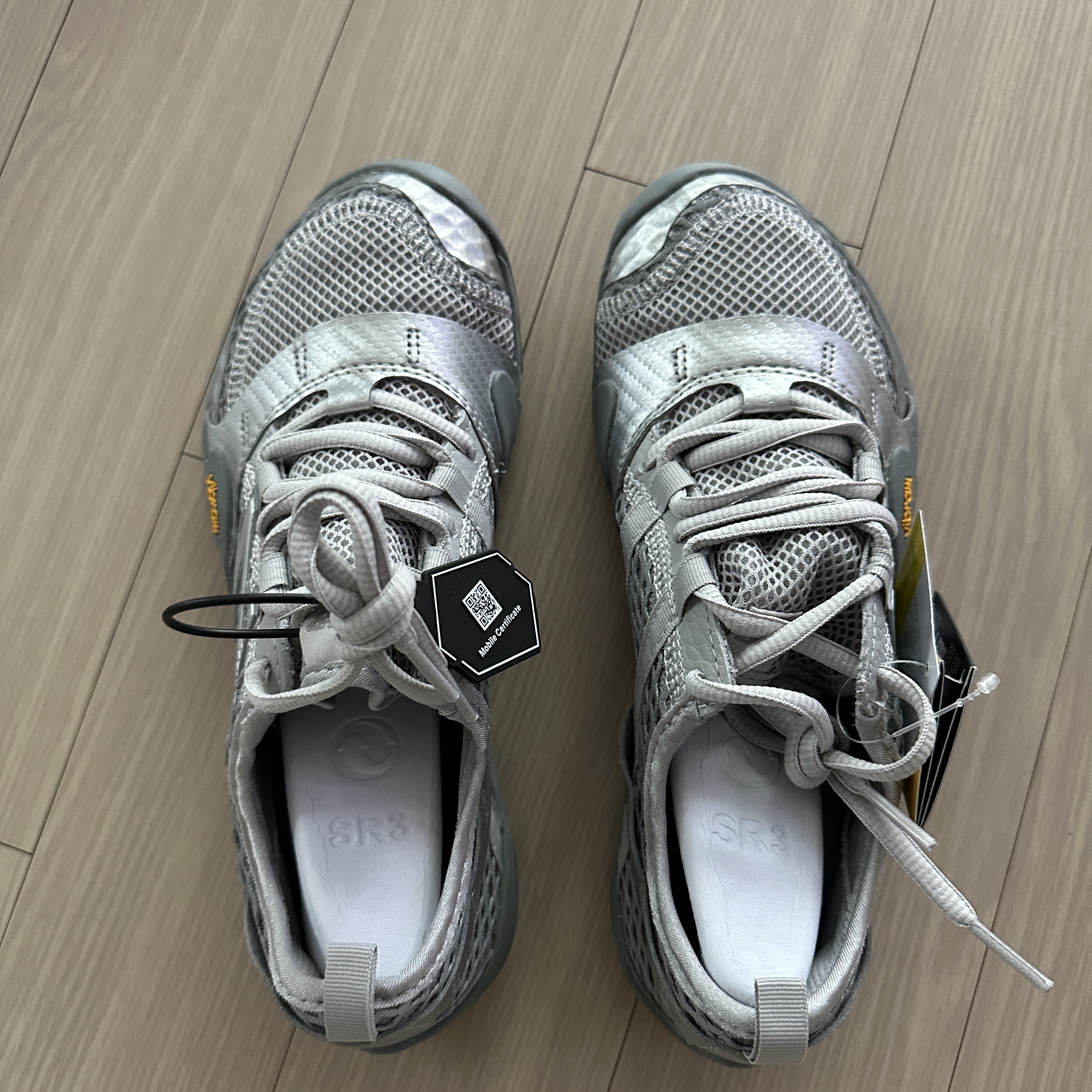 New Balance Minimus MT10O Slate Grey Silver Metallic 착용 스타일 - 3