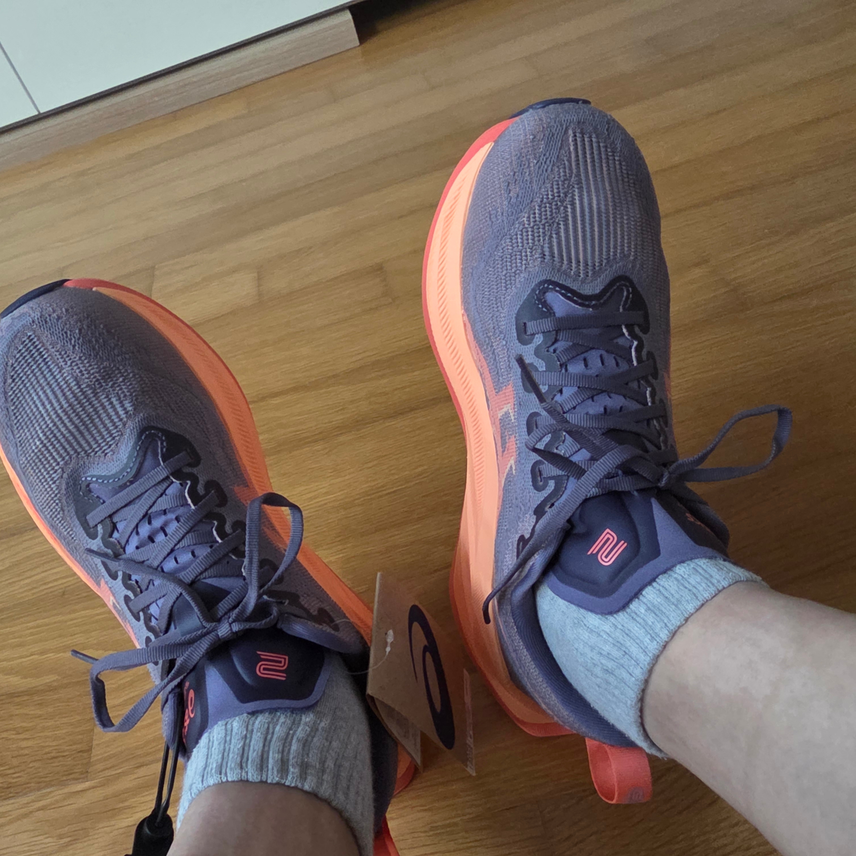 Asics Superblast 2 Greyish Purple Coral Reef 착용 스타일 - 1