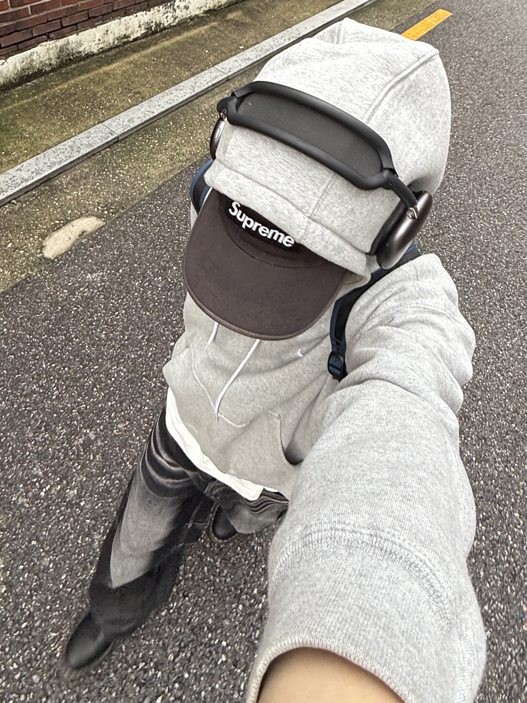 Dr. Martens 1461 Ambassador Black, BLR Embossed Wave Washing Wide Denim Pants Black 착용 스타일 - 1