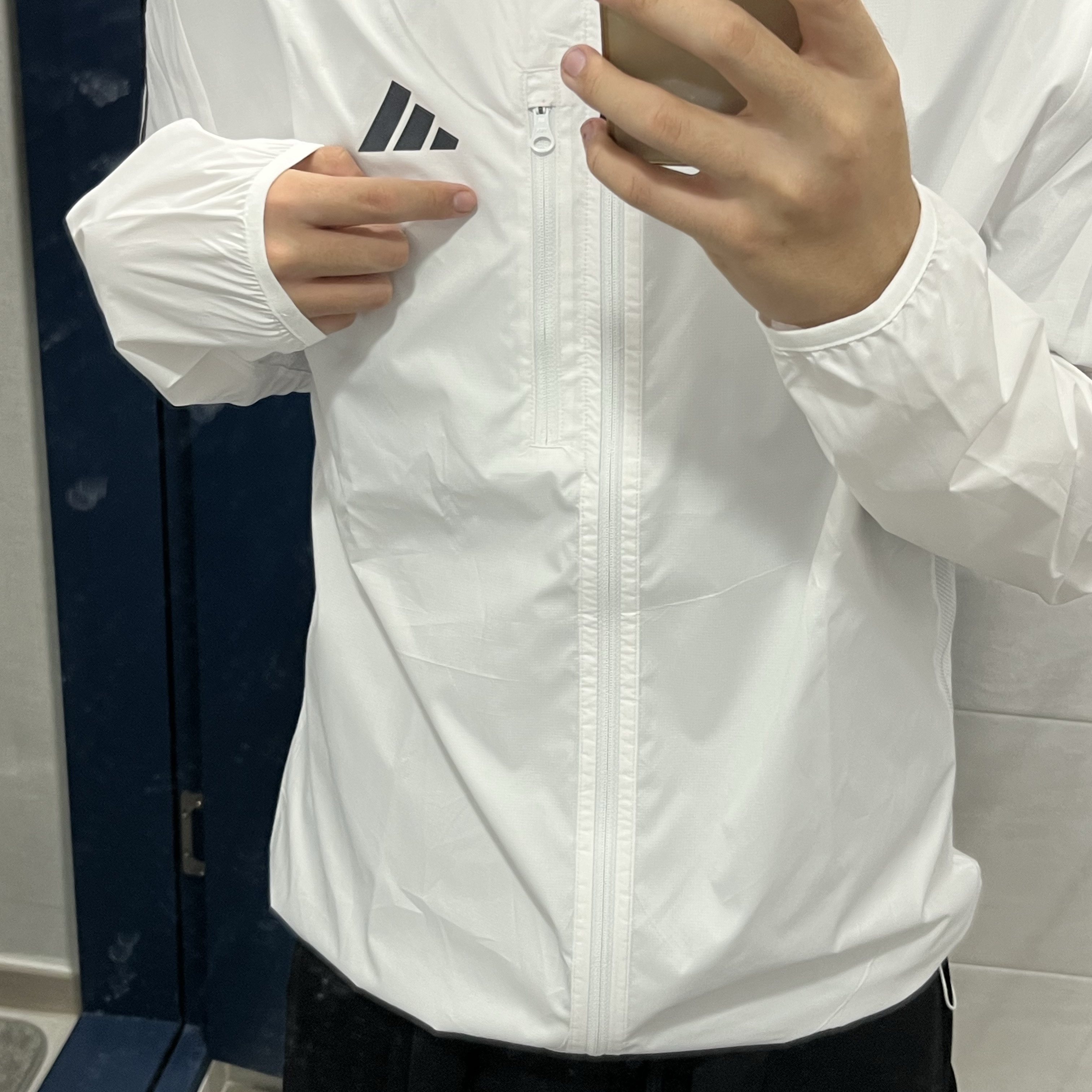 Adidas Own The Run Base Running Jacket White - KR Sizing 착용 스타일 - 5