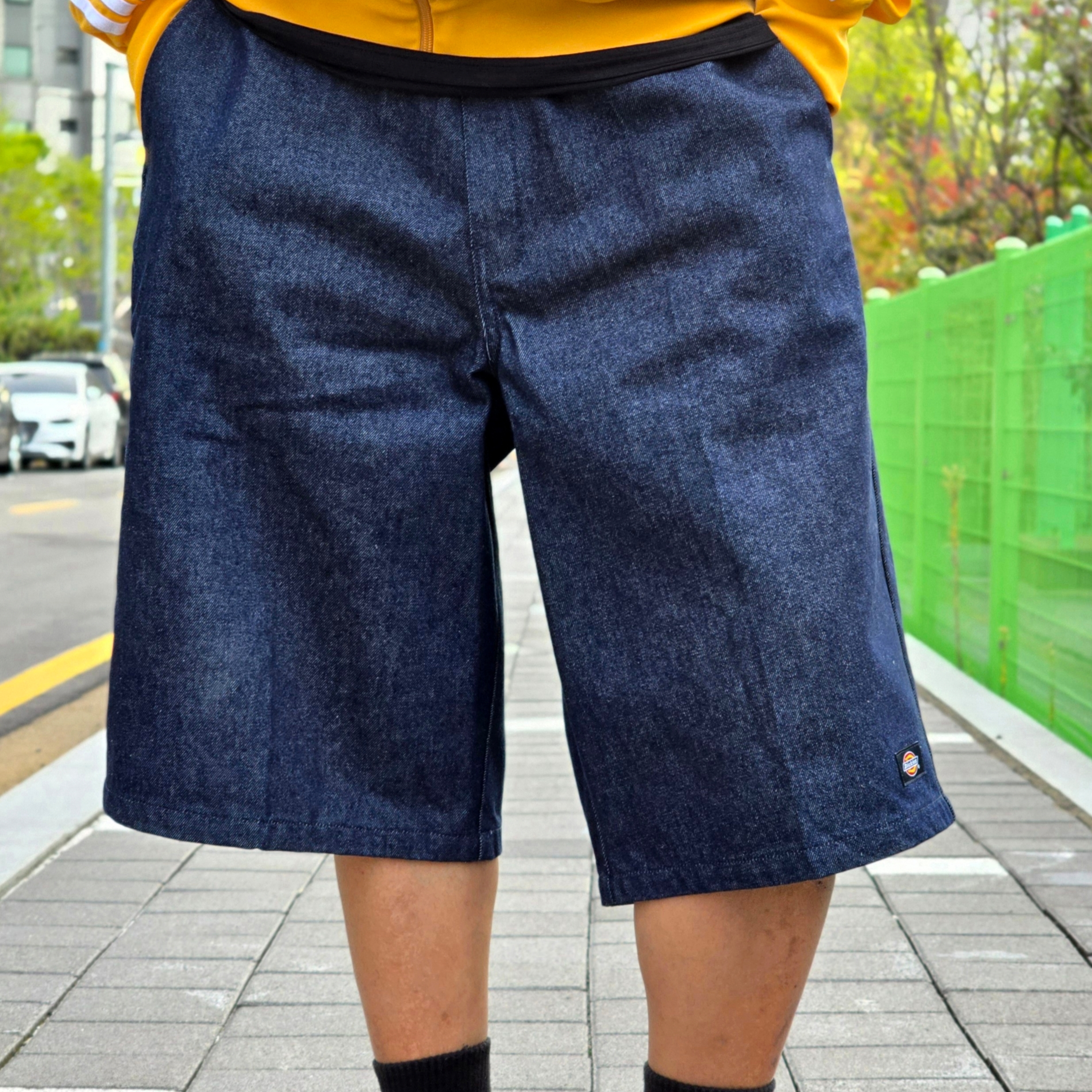 Dickies Loose Fit 13 Inch Flat Front Work Shorts Dark Navy 착용 스타일