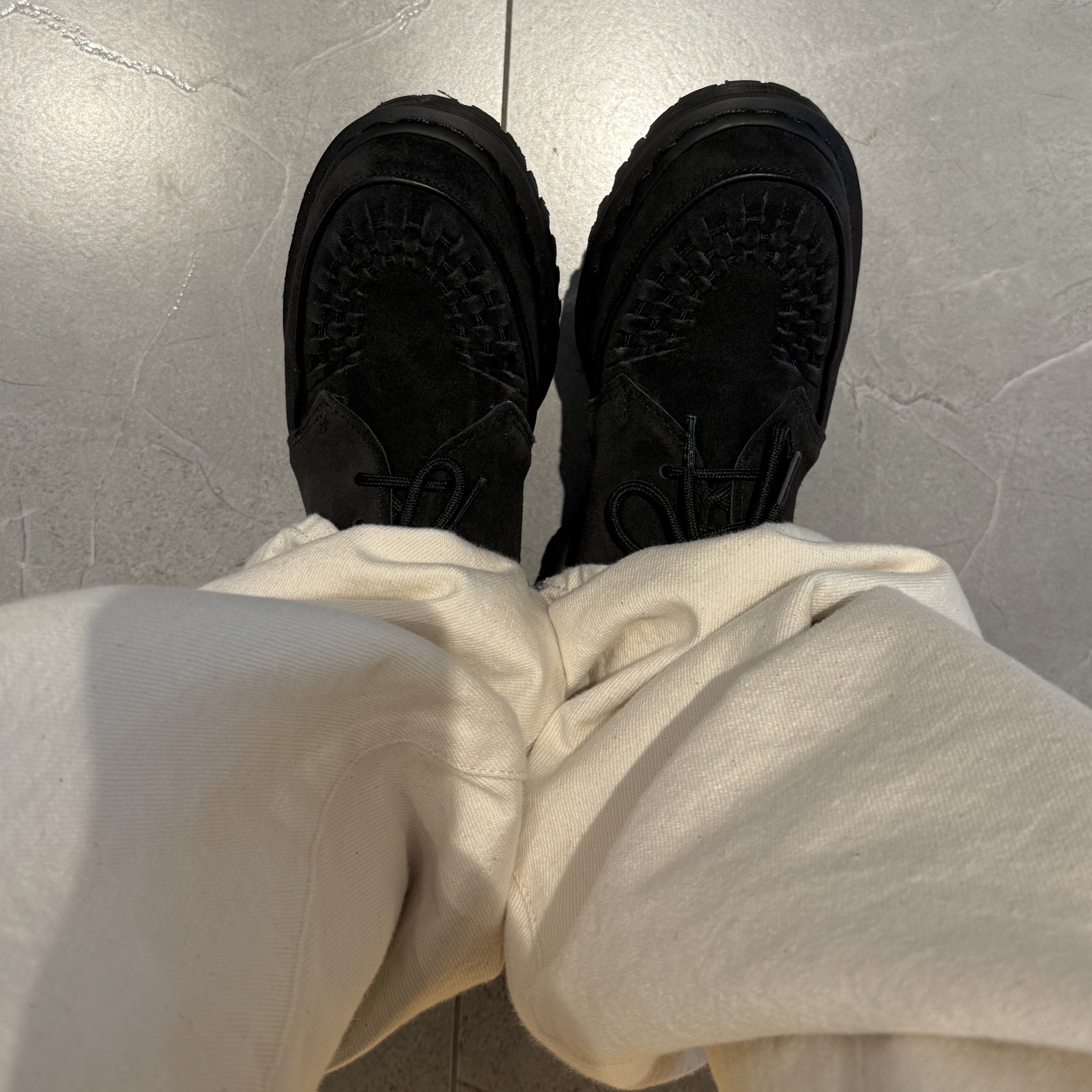 Dr. Martens x Supreme Ramsey Creeper Black, Supreme Baggy Selvedge Jean Natural - 25FW 착용 스타일 - 1
