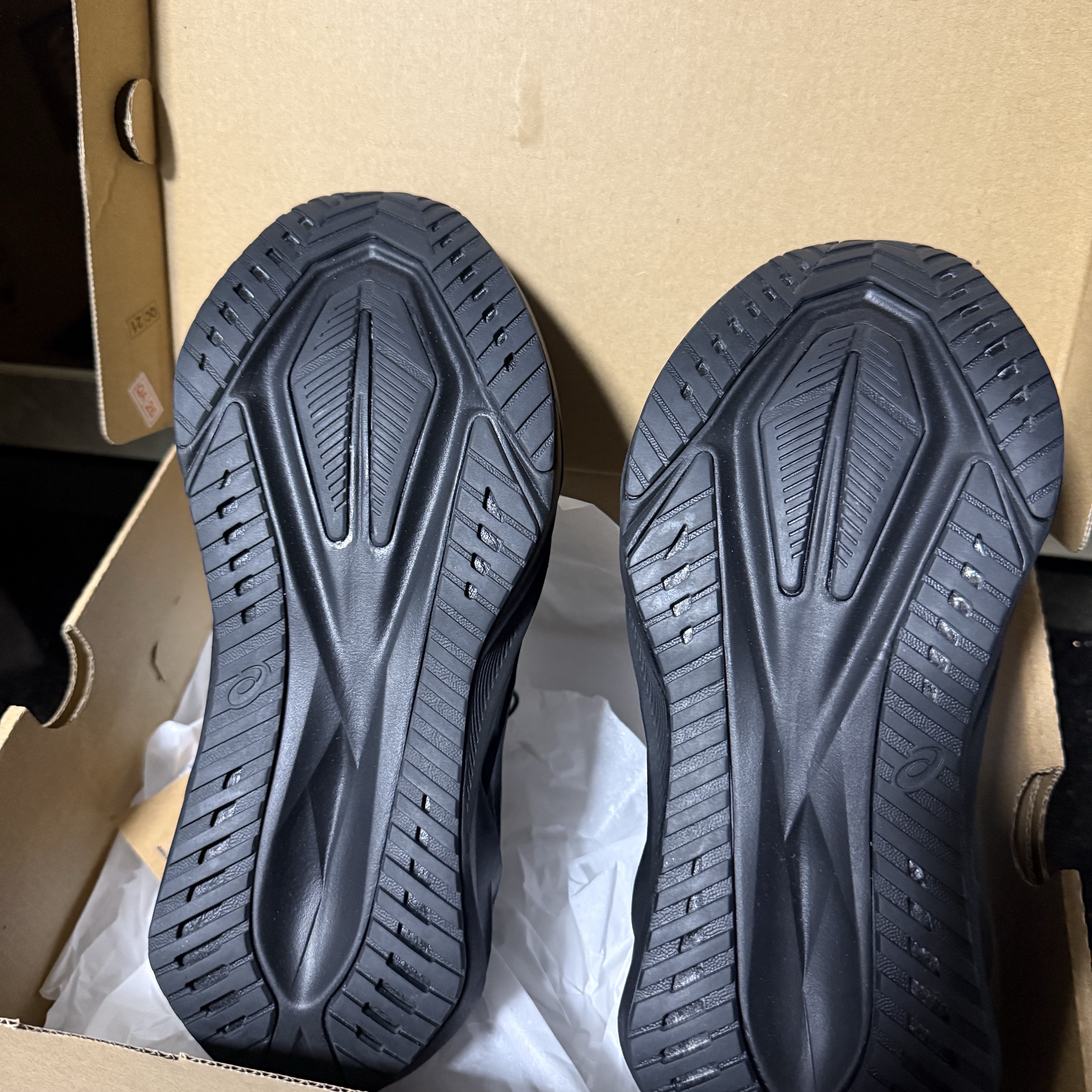 (W) Asics Novablast 5 Black Carrier Grey 착용 스타일 - 3