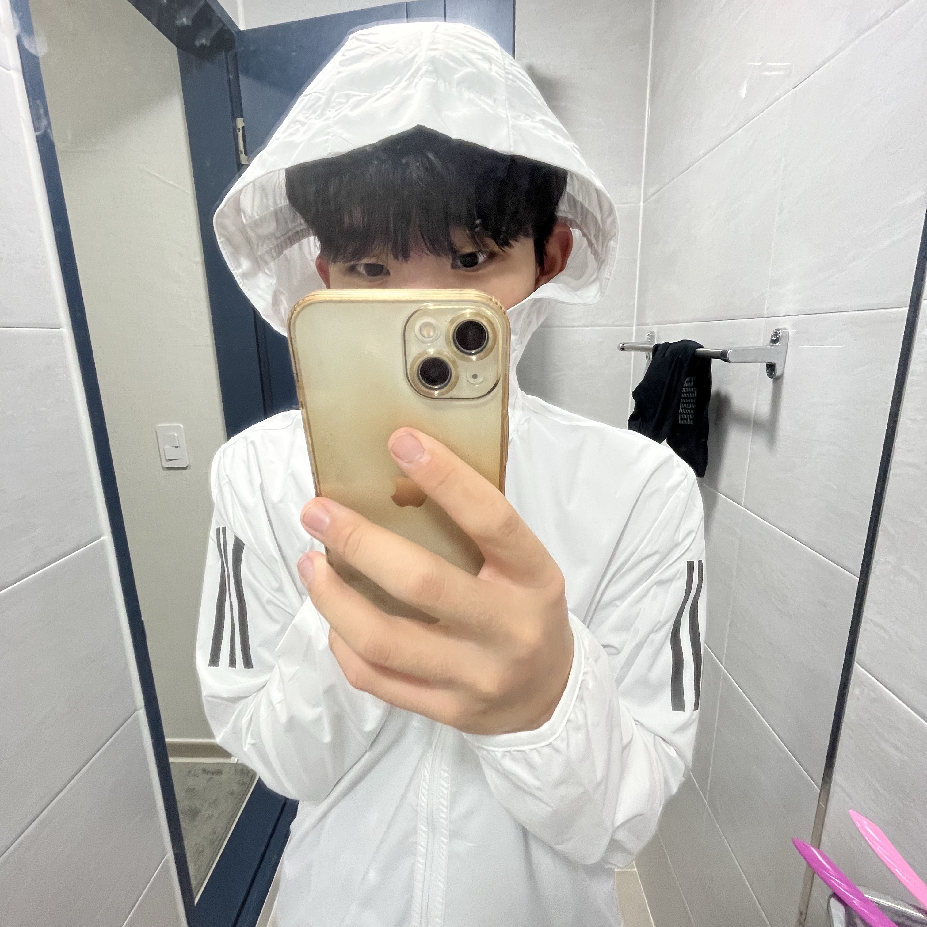 Adidas Own The Run Base Running Jacket White - KR Sizing 착용 스타일 - 3