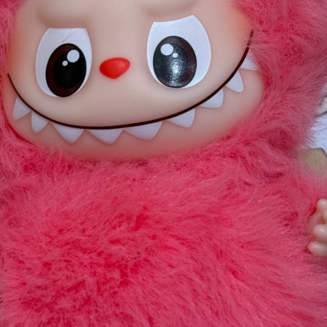 Pop Mart Labubu The Monsters Pin For Love Series Vinyl Plush Pendant Sealed Case (N-Z) (1 Blind Box) 착용 스타일