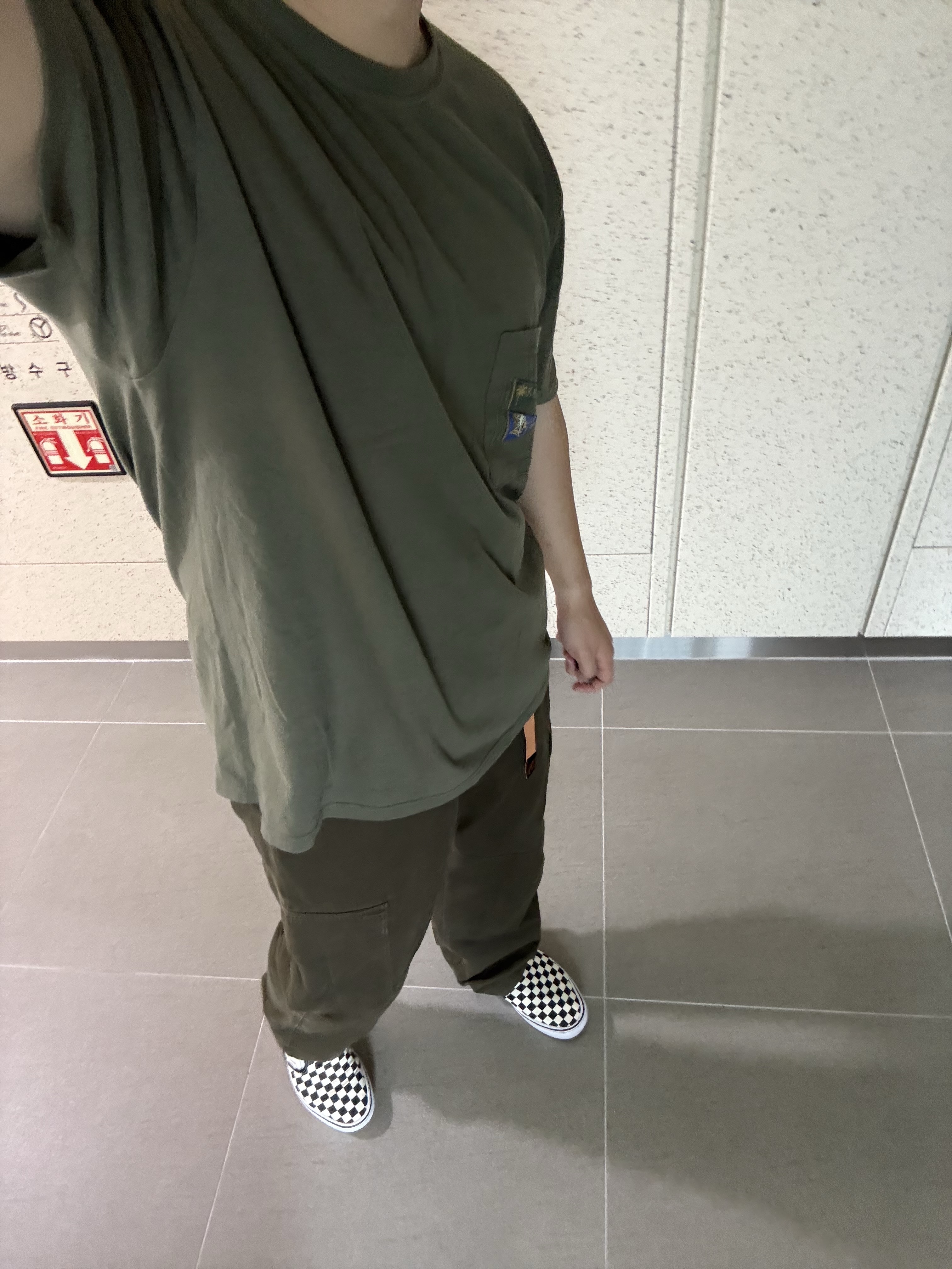 Vans Slip-On ComfyCush Checkerboard 착용 스타일 - 2