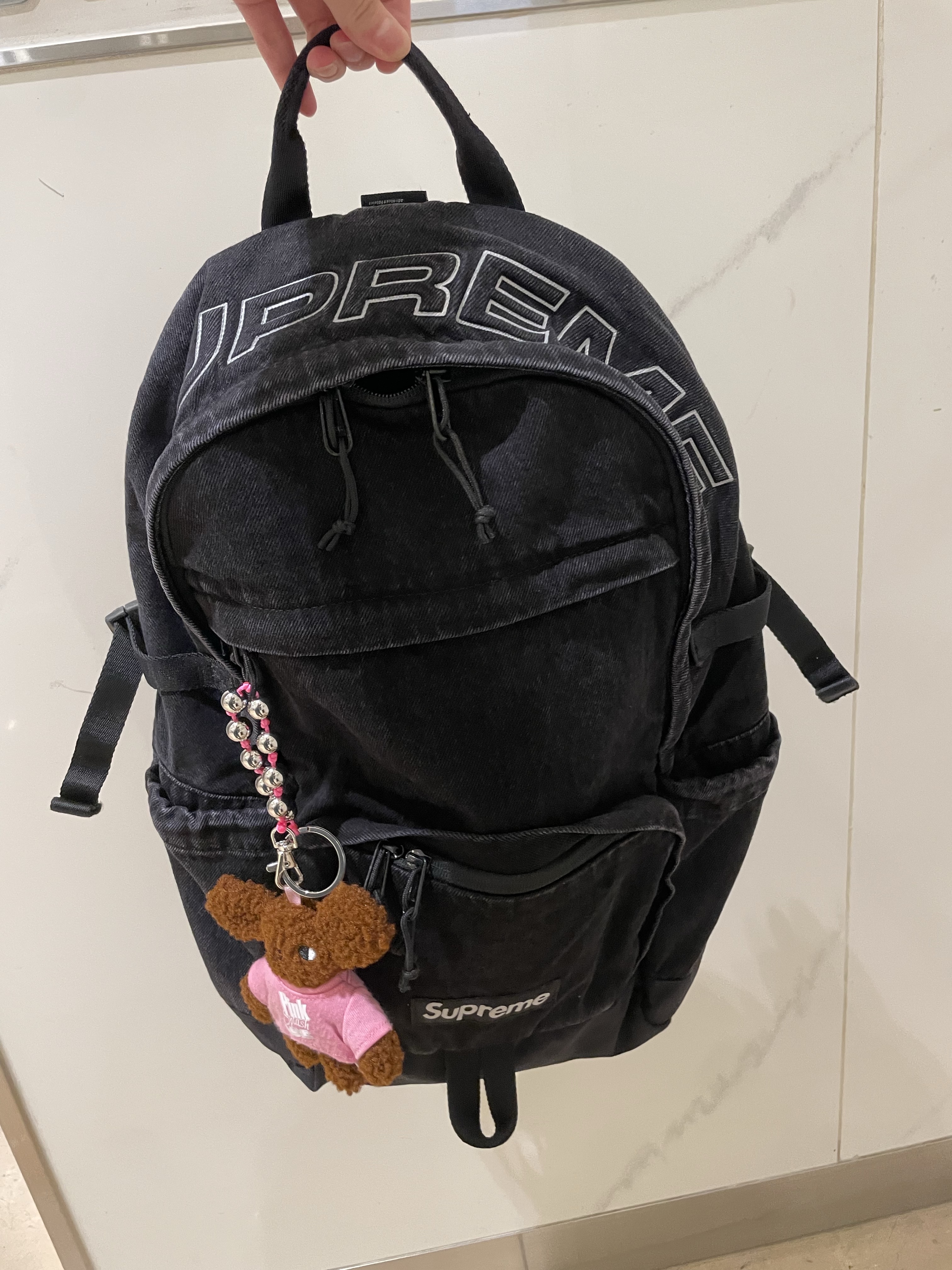 Supreme Denim Backpack Black - 25FW 착용 스타일