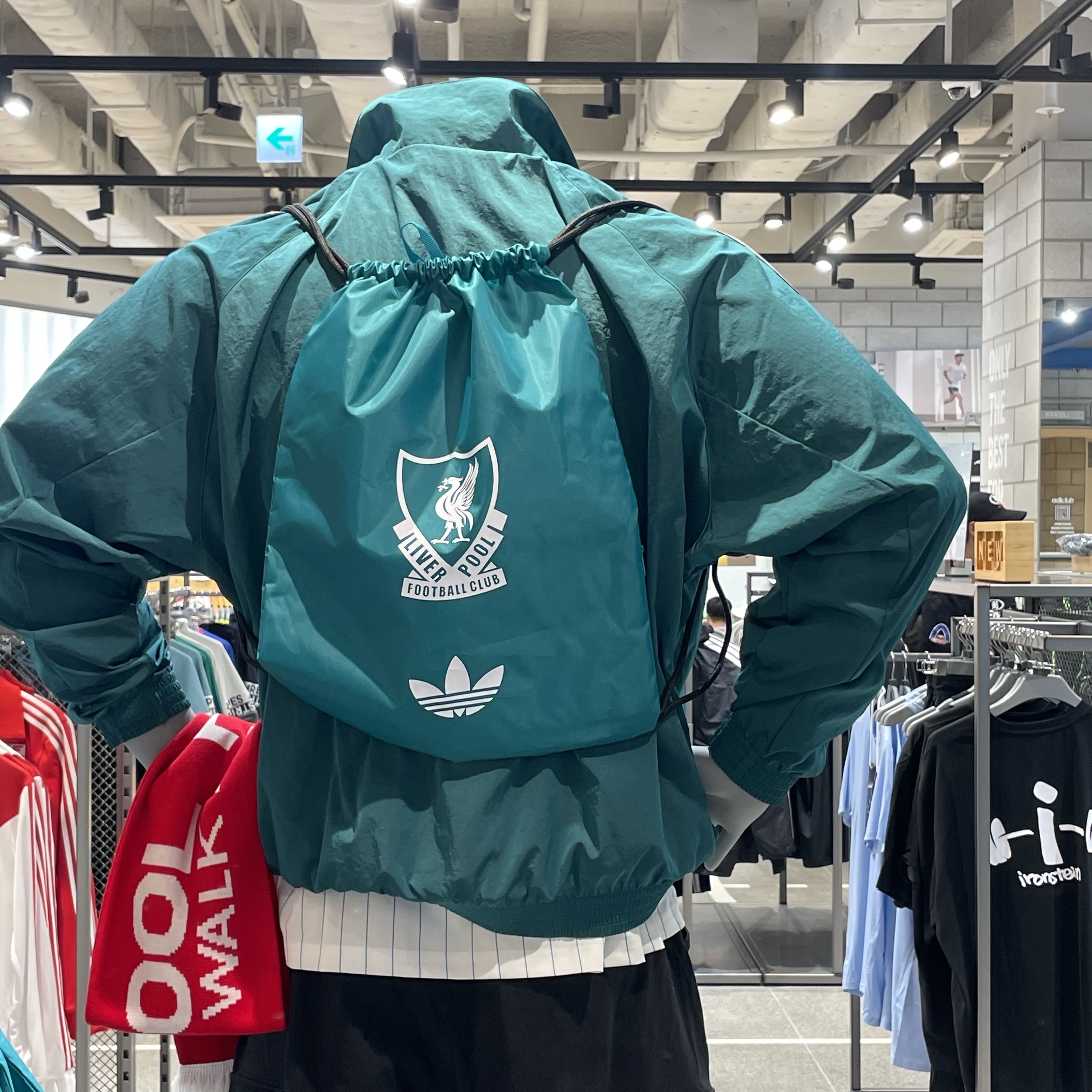 Adidas Liverpool FC 2025/26 Third Jersey Sea Green - KR Sizing (Non Marking Ver.), Casio LTP-V007D-7B 착용 스타일 - 3