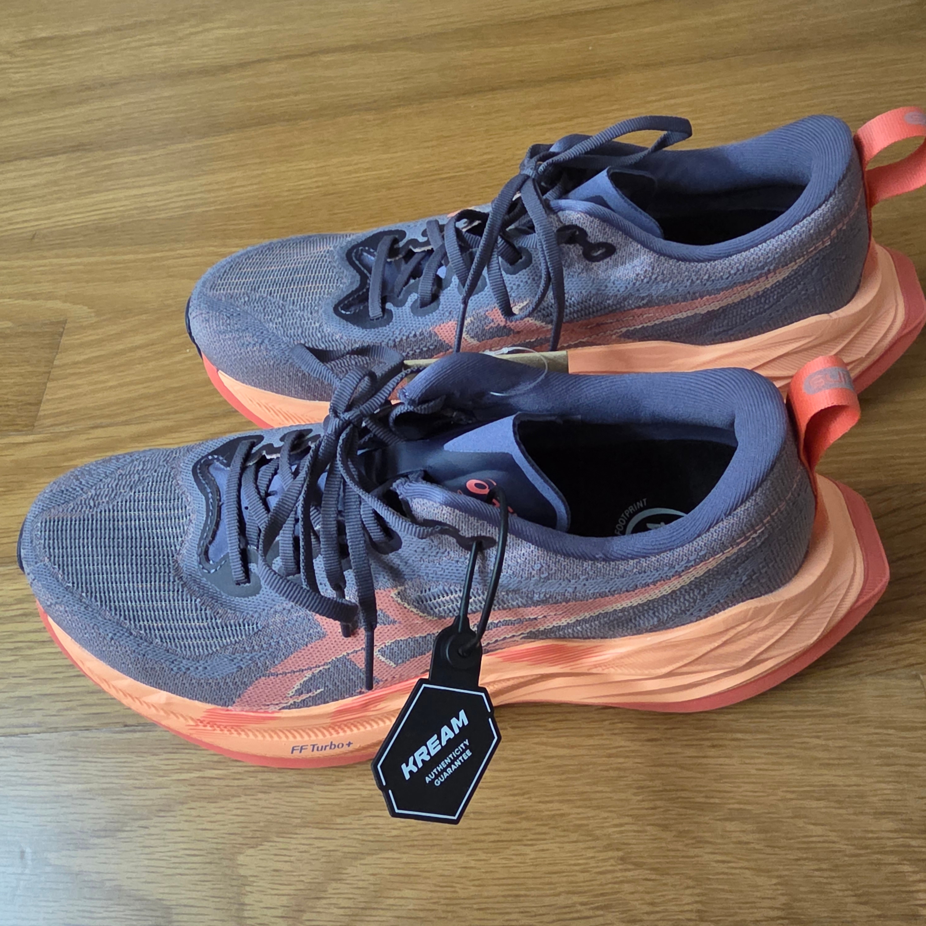 Asics Superblast 2 Greyish Purple Coral Reef 착용 스타일 - 2