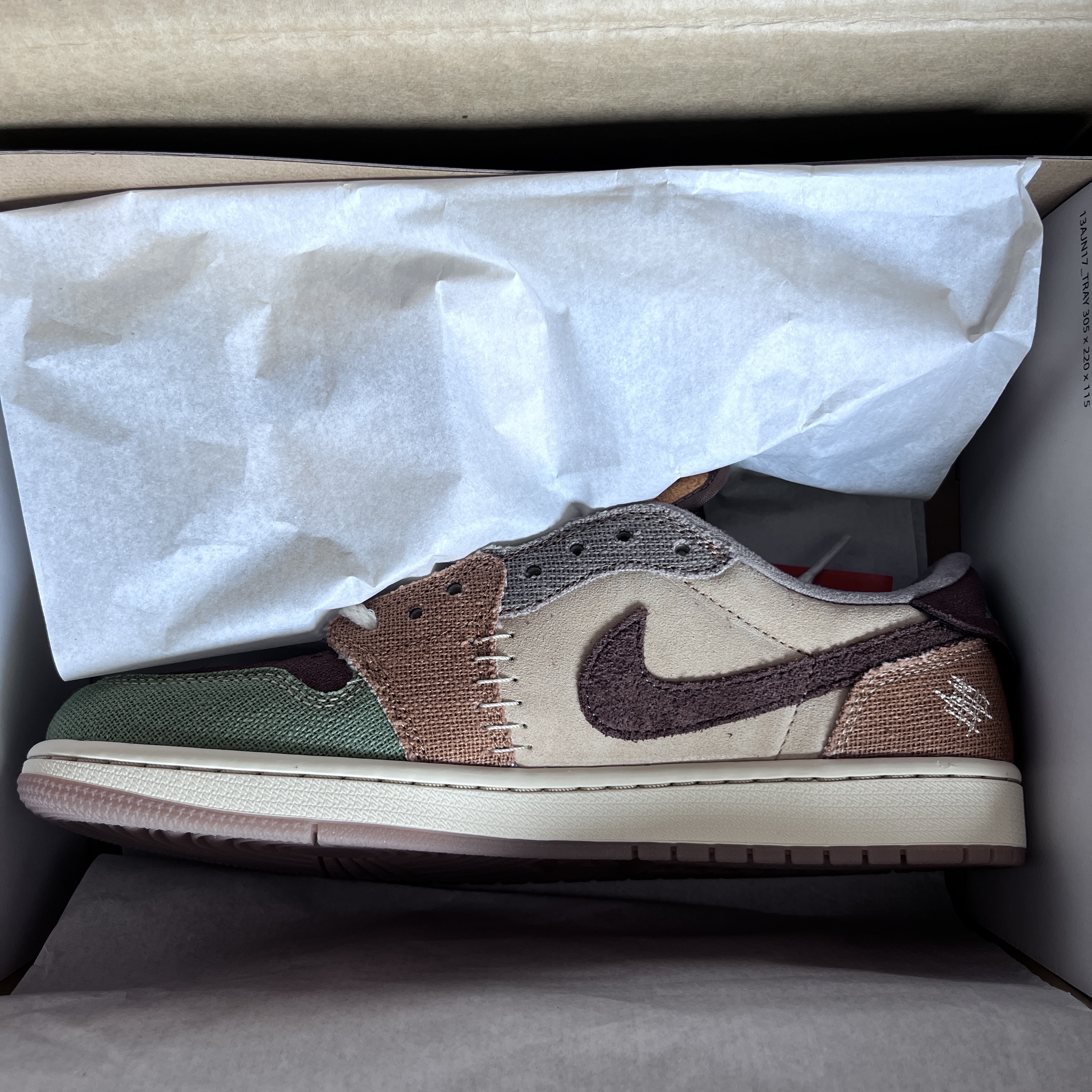 Jordan 1 x Zion Williamson Retro Low OG Flax and Oil Green 착용 스타일
