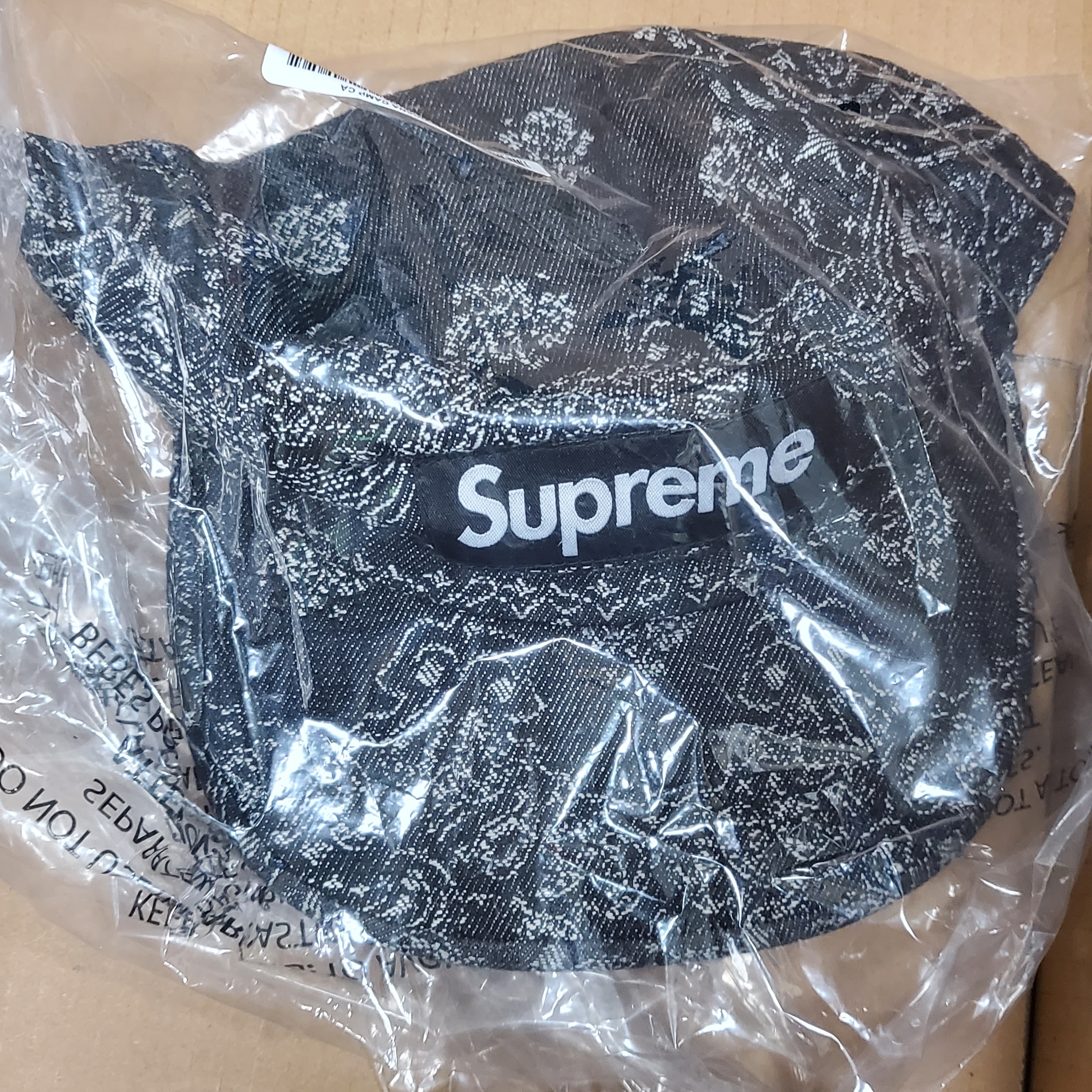 Supreme Bandana Jacquard Denim Camp Cap Indigo - 25SS 착용 스타일
