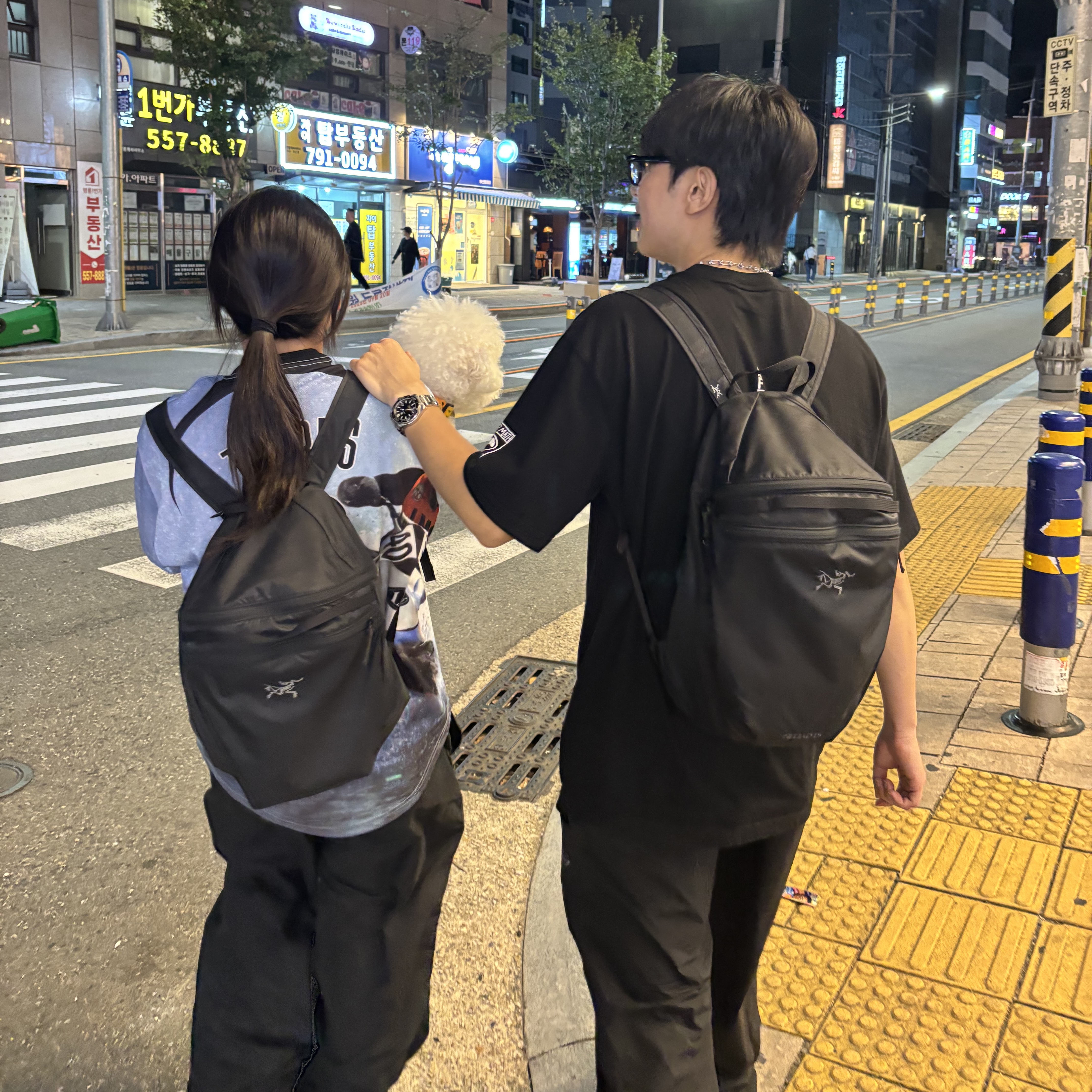 Arc'teryx Heliad 15 Backpack Black 착용 스타일
