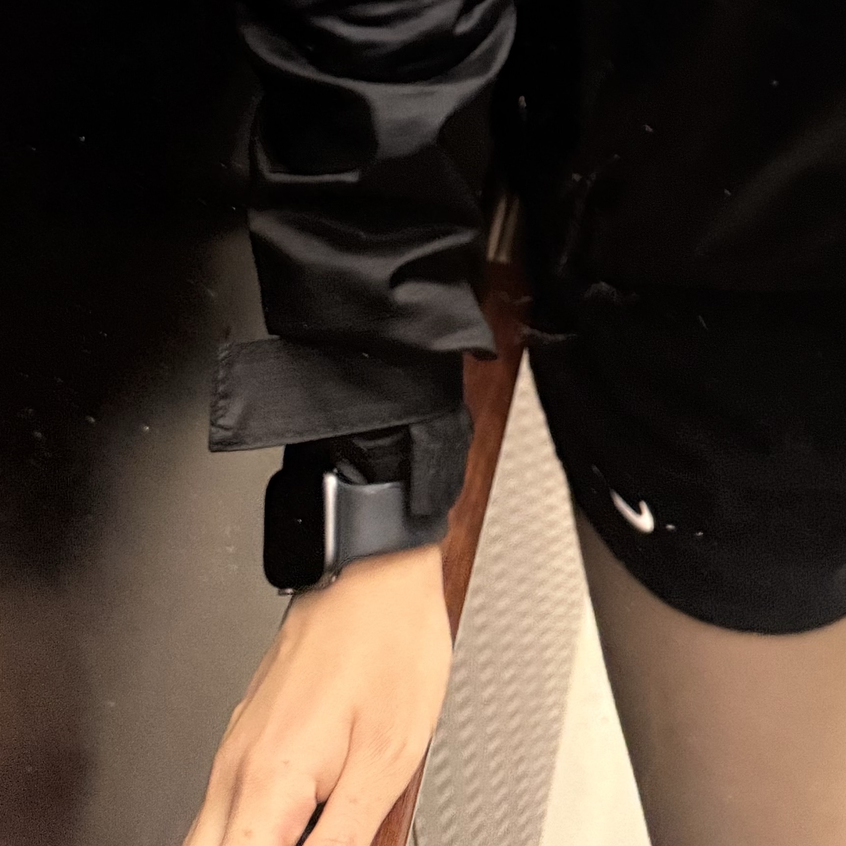 Apple Watch SE 2nd 44mm GPS Midnight Aluminium Case with Sport Band M/L Midnight (Korean Ver.) 착용 스타일
