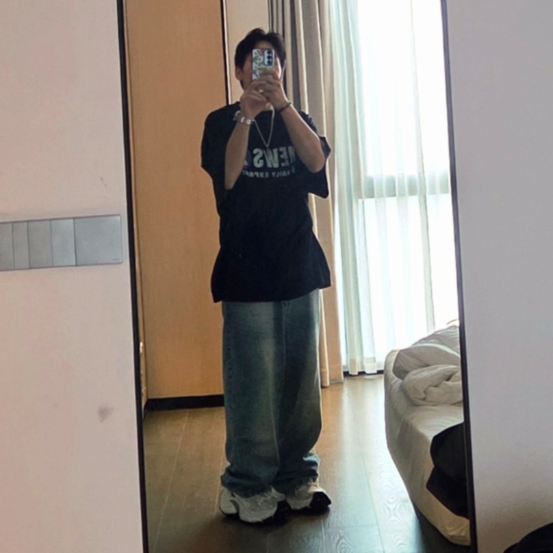 NOD Wide Baggy Denim pants Mid blue, Nonnod Puckering News T-shirt Vintage black 착용 스타일