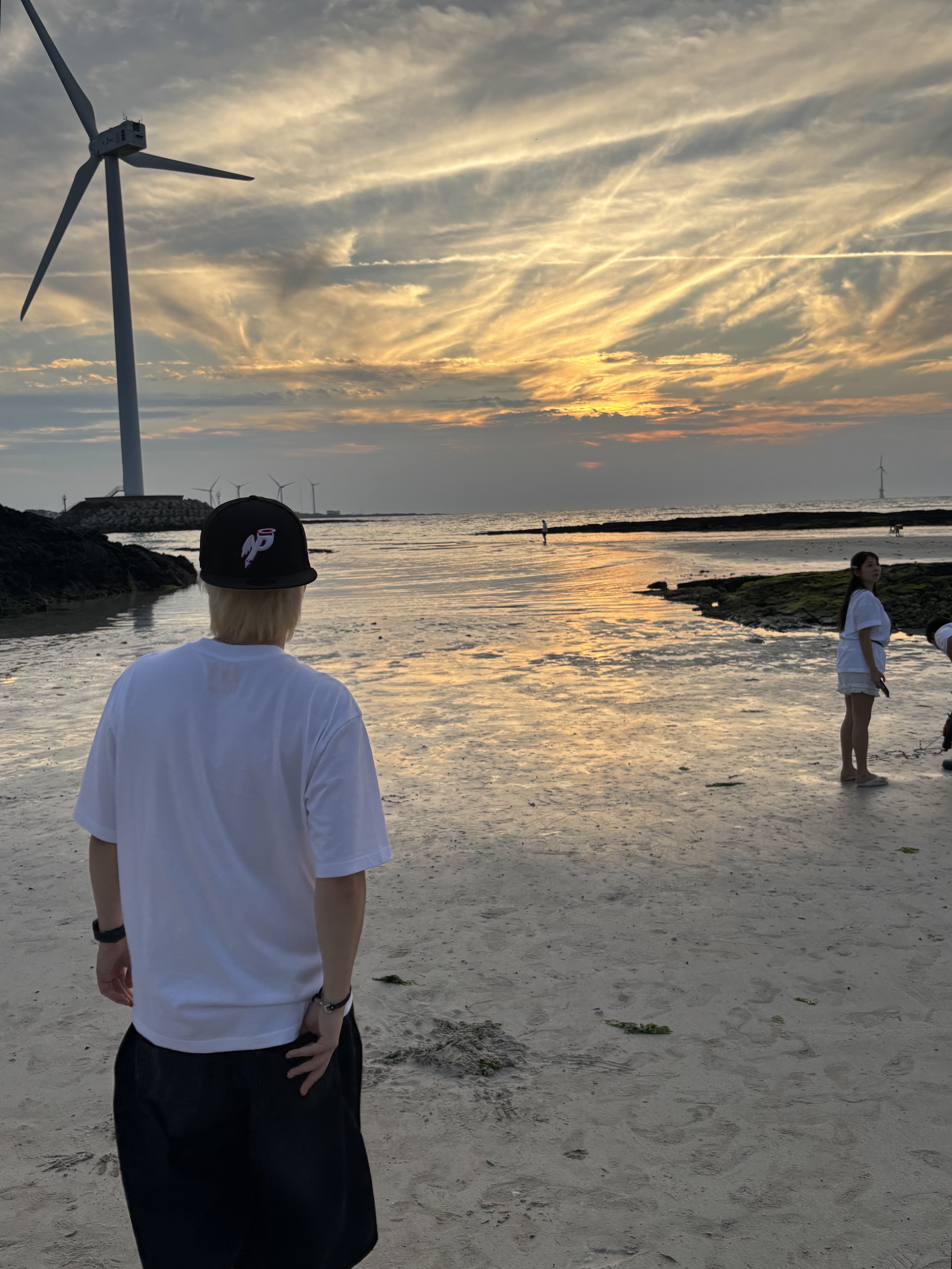 Palace Heaven and Hell New Era 59Fifty Black - 25SS, Palace x McDonald's Logo T-Shirt White - 23FW 착용 스타일 - 1
