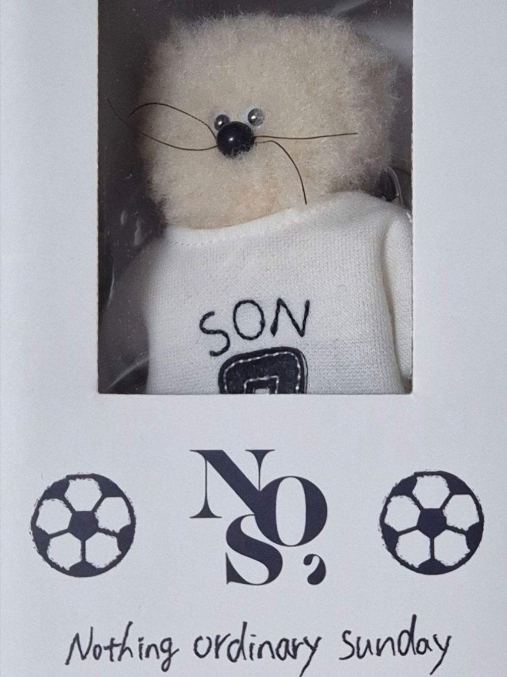 Monamhee x NOS7 SON.hee Keyring Cream 착용 스타일