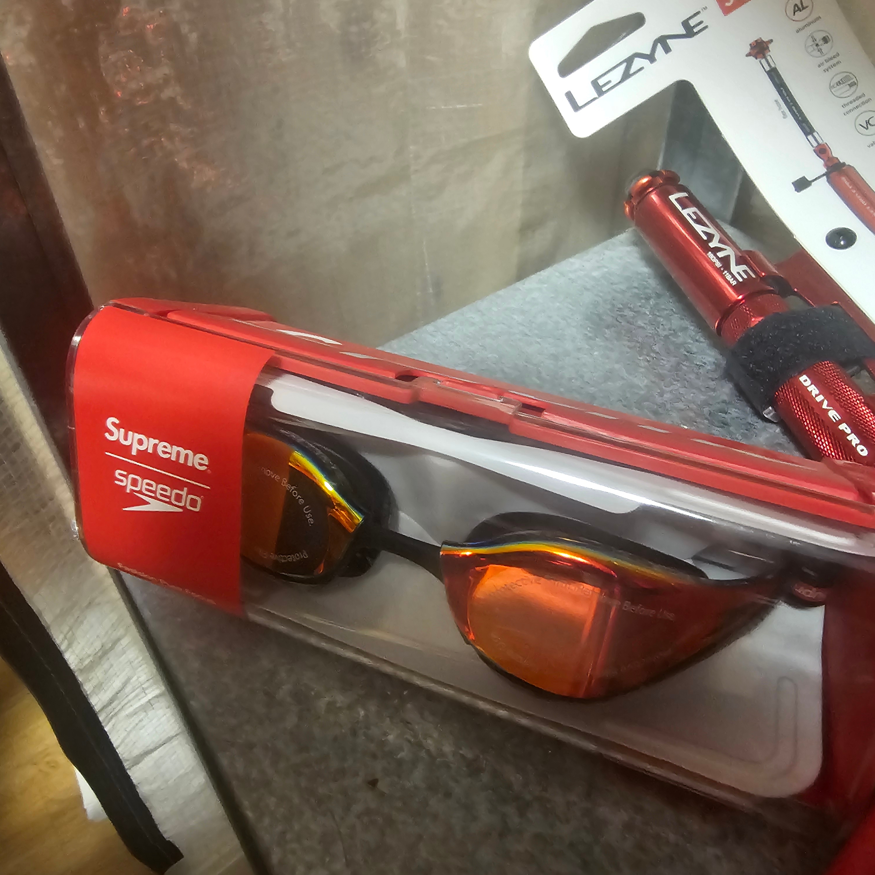 Supreme Speedo Swim Goggles Black - 20SS 착용 스타일