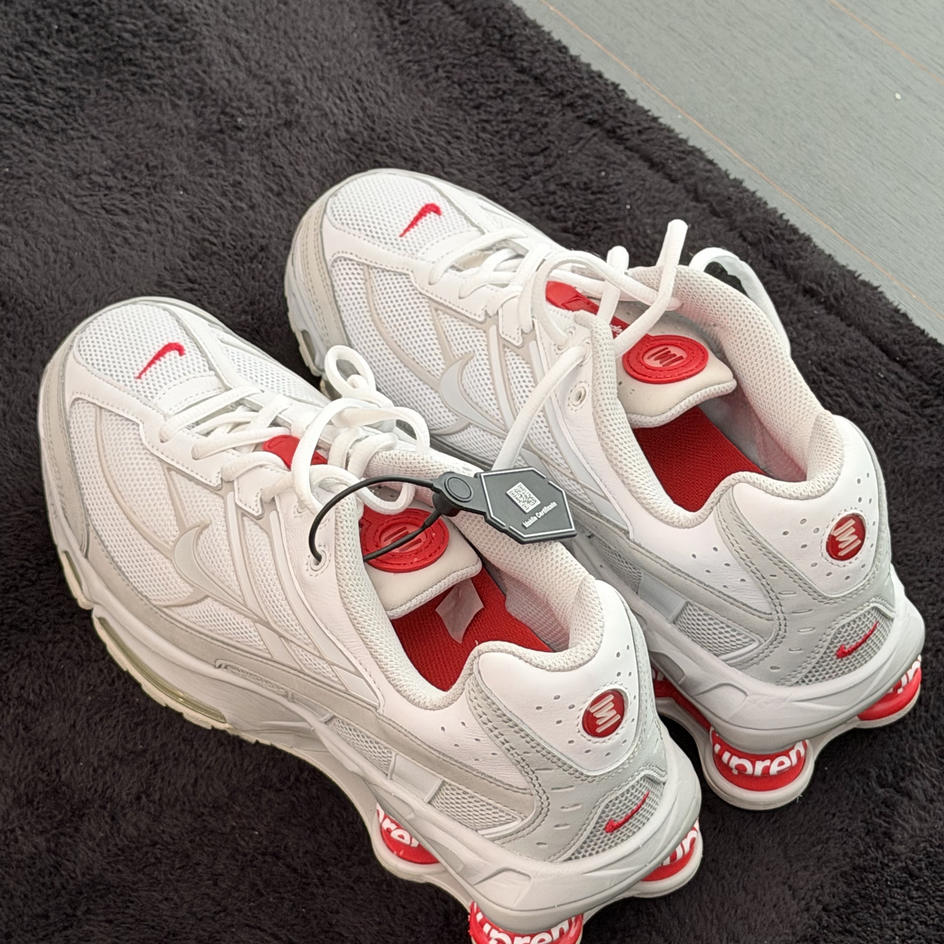 Nike x Supreme Shox Ride 2 SP White 착용 스타일