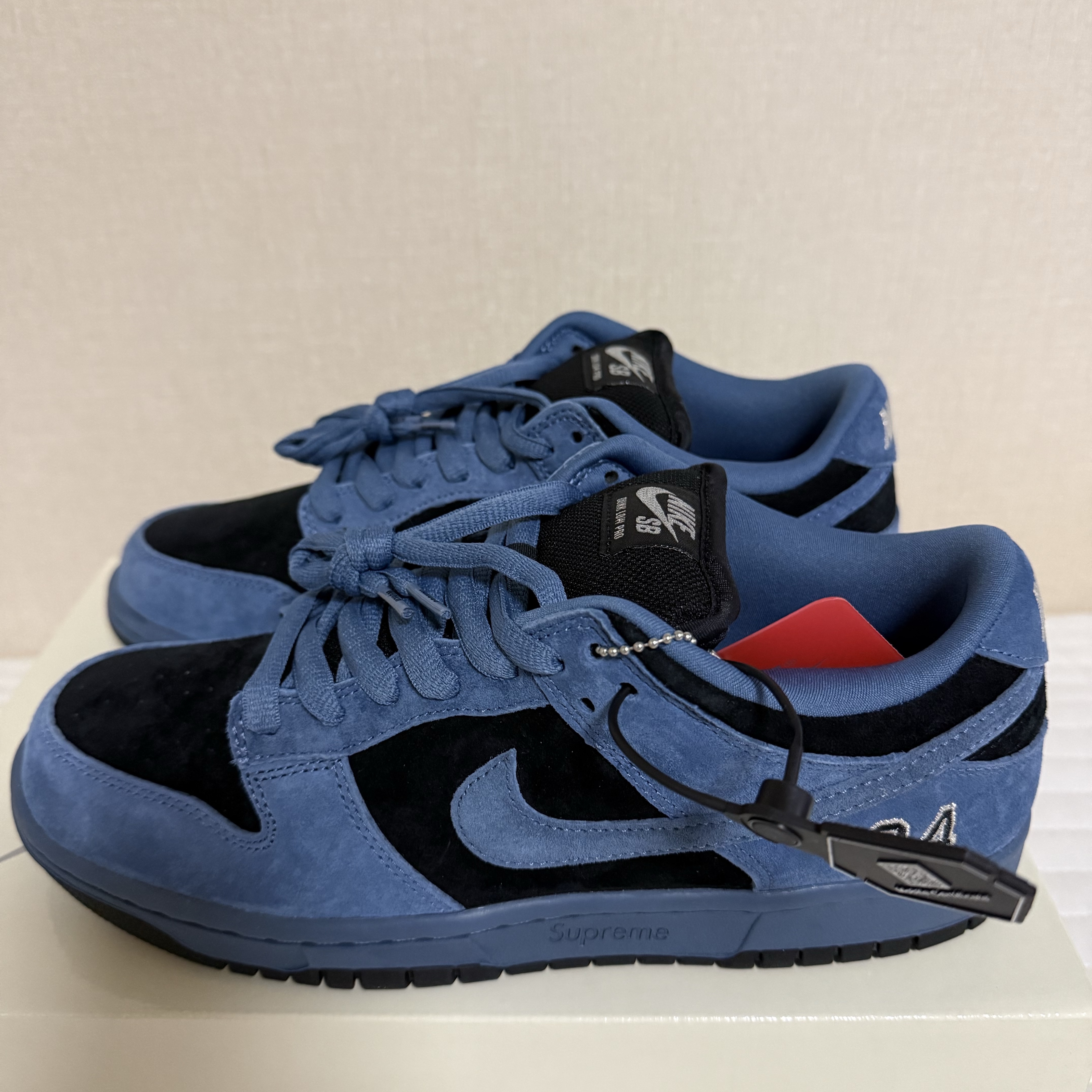 Nike x Supreme SB Dunk Low Ocean Fog 착용 스타일