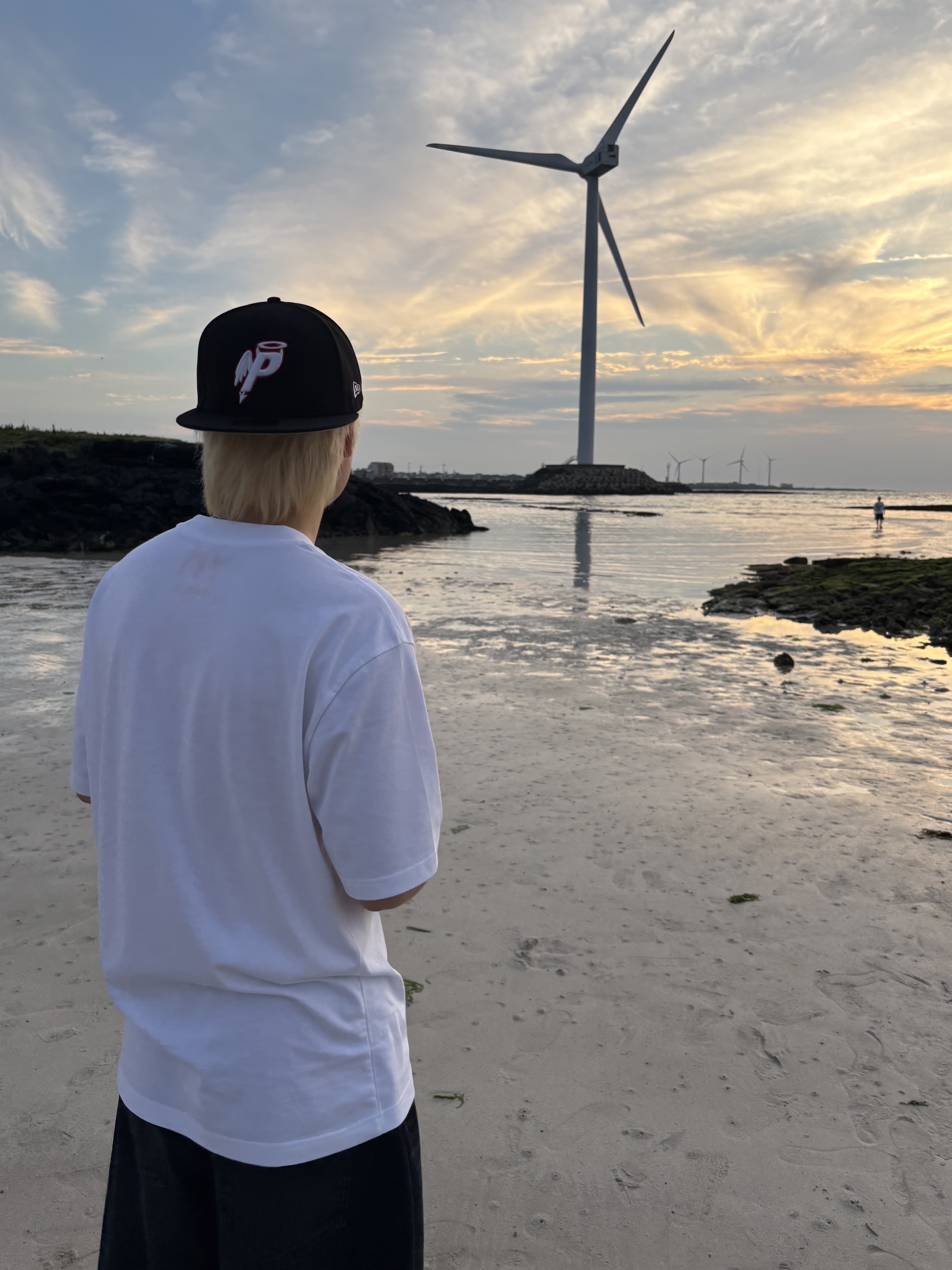 Palace Heaven and Hell New Era 59Fifty Black - 25SS, Palace x McDonald's Logo T-Shirt White - 23FW 착용 스타일 - 2