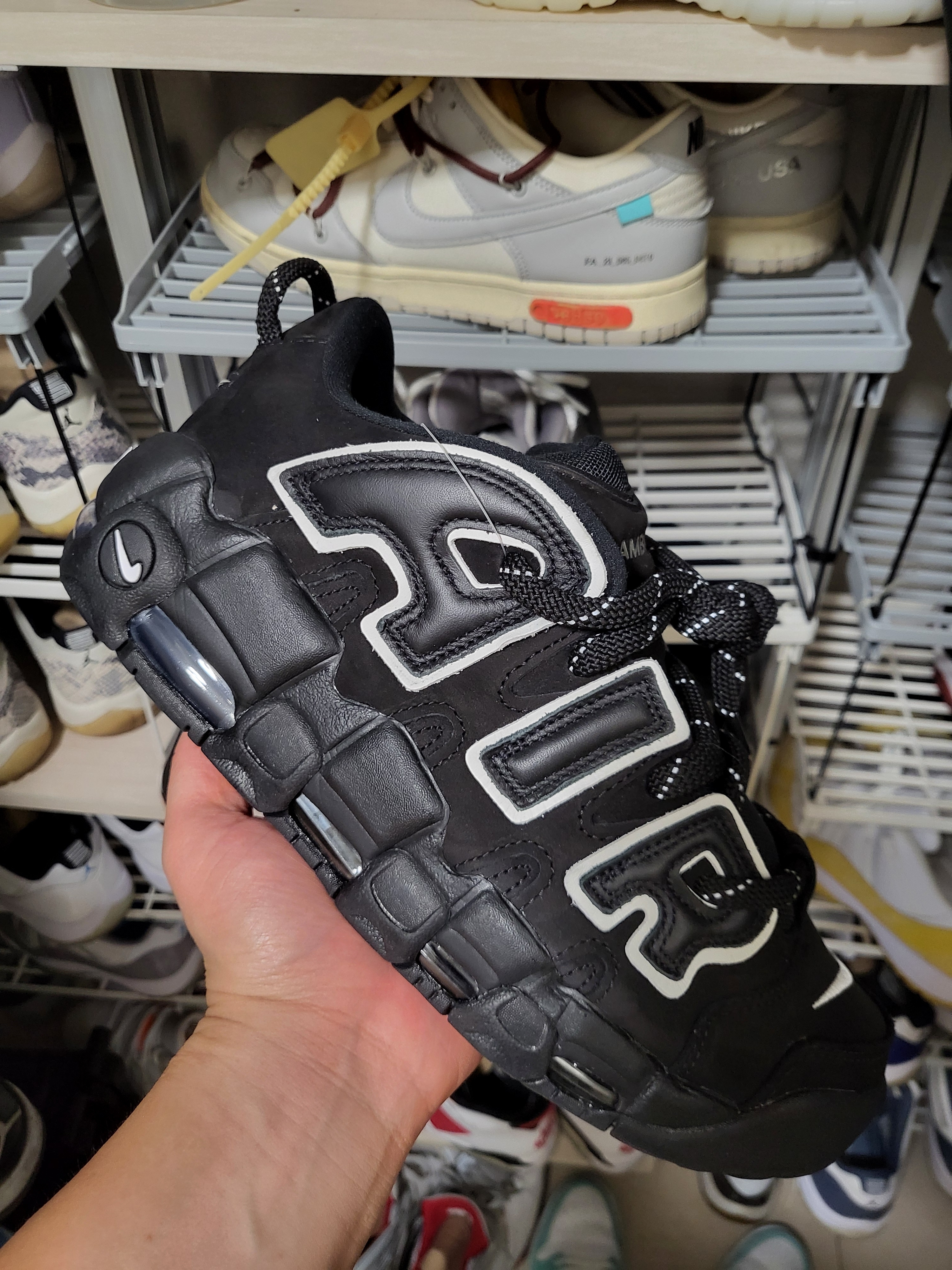 Nike x Ambush Air More Uptempo Low Black and White, Nike x Off-White Dunk Low The 50 - Lot 46 착용 스타일 - 2